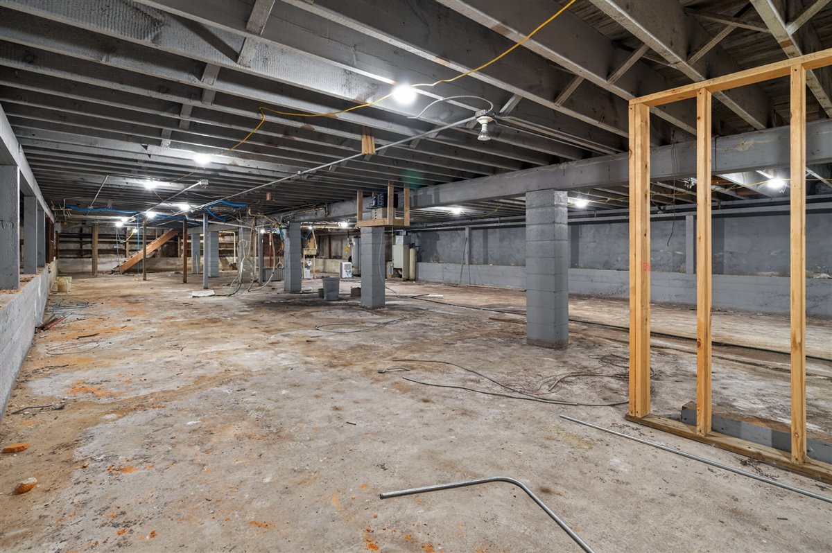 602 G Avenue, Grundy Center, IA 50638