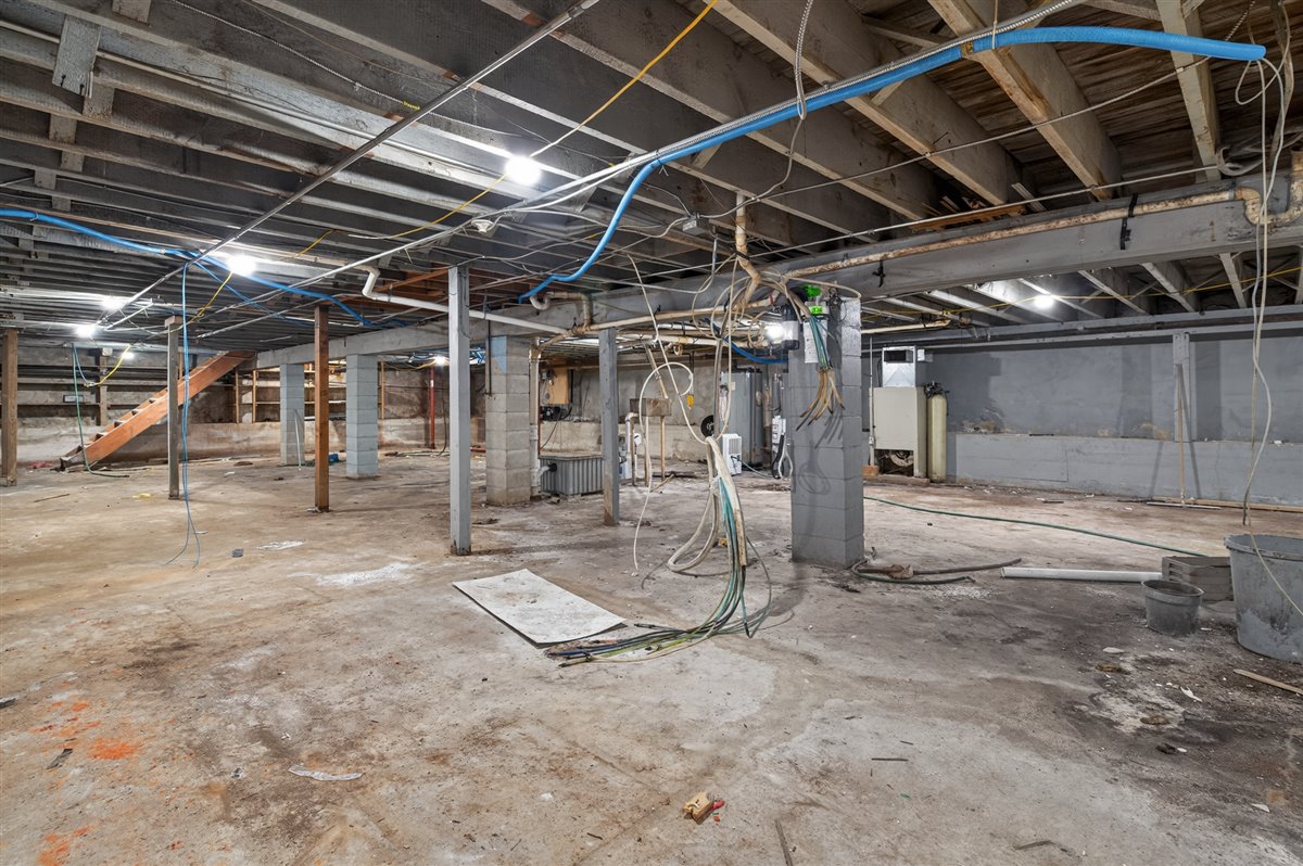 602 G Avenue, Grundy Center, IA 50638