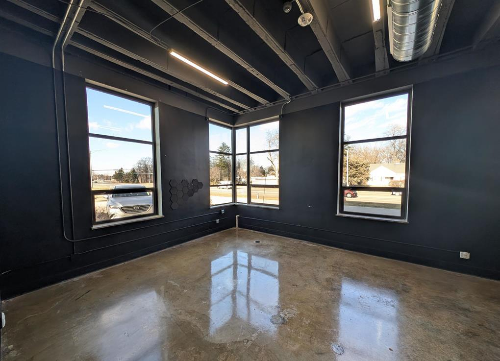 6035 Knoxville Avenue, Peoria, IL 61614