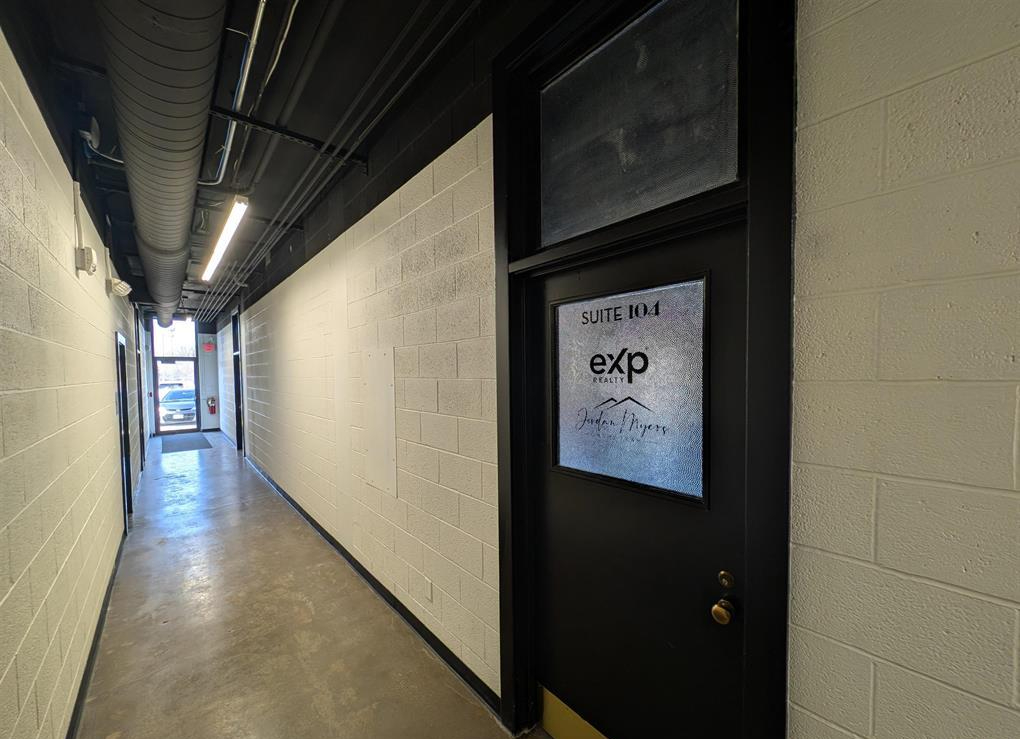 6035 Knoxville Avenue, Peoria, IL 61614