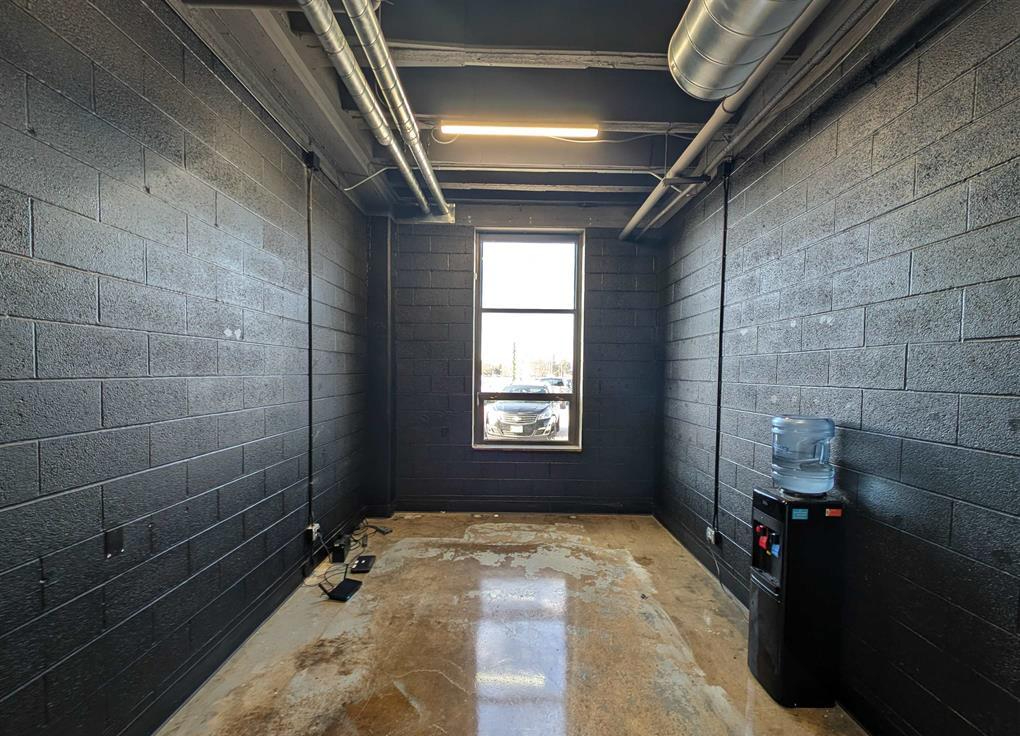 6035 Knoxville Avenue, Peoria, IL 61614