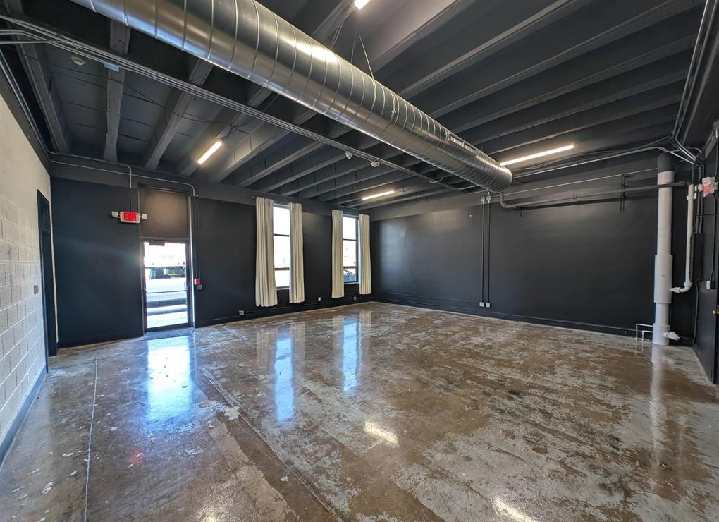 6035 Knoxville Avenue, Peoria, IL 61614