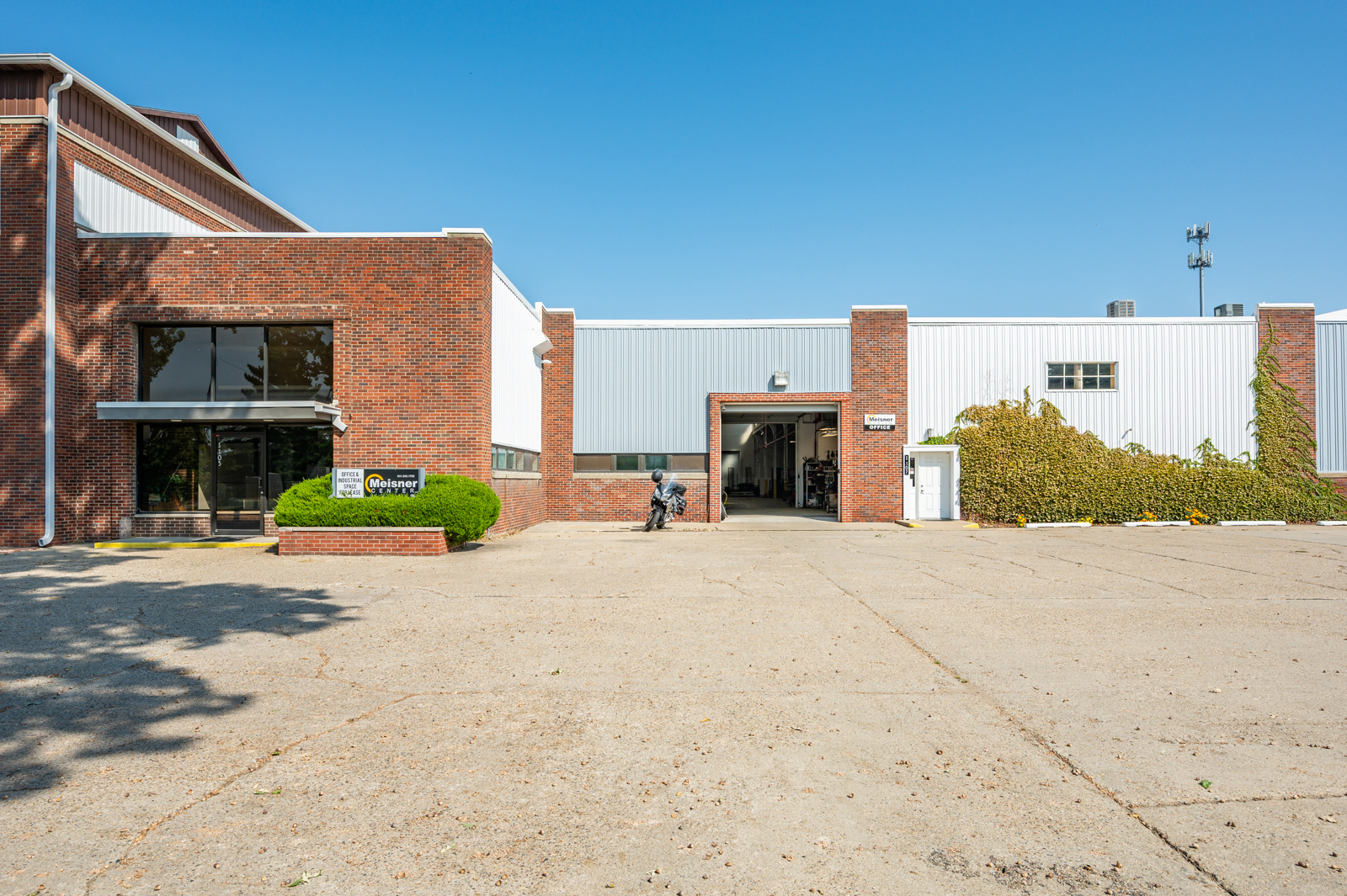 200 North 8th Avenue East, Newton, IA 50208