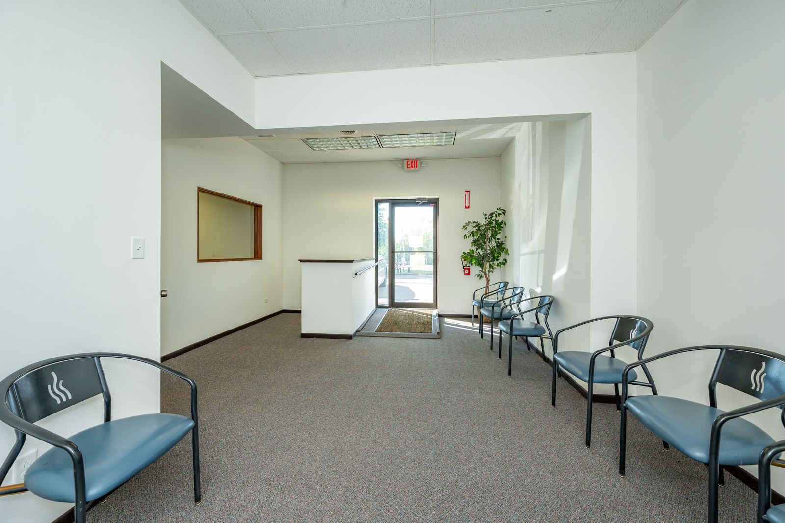 200 North 8th Avenue East, Newton, IA 50208