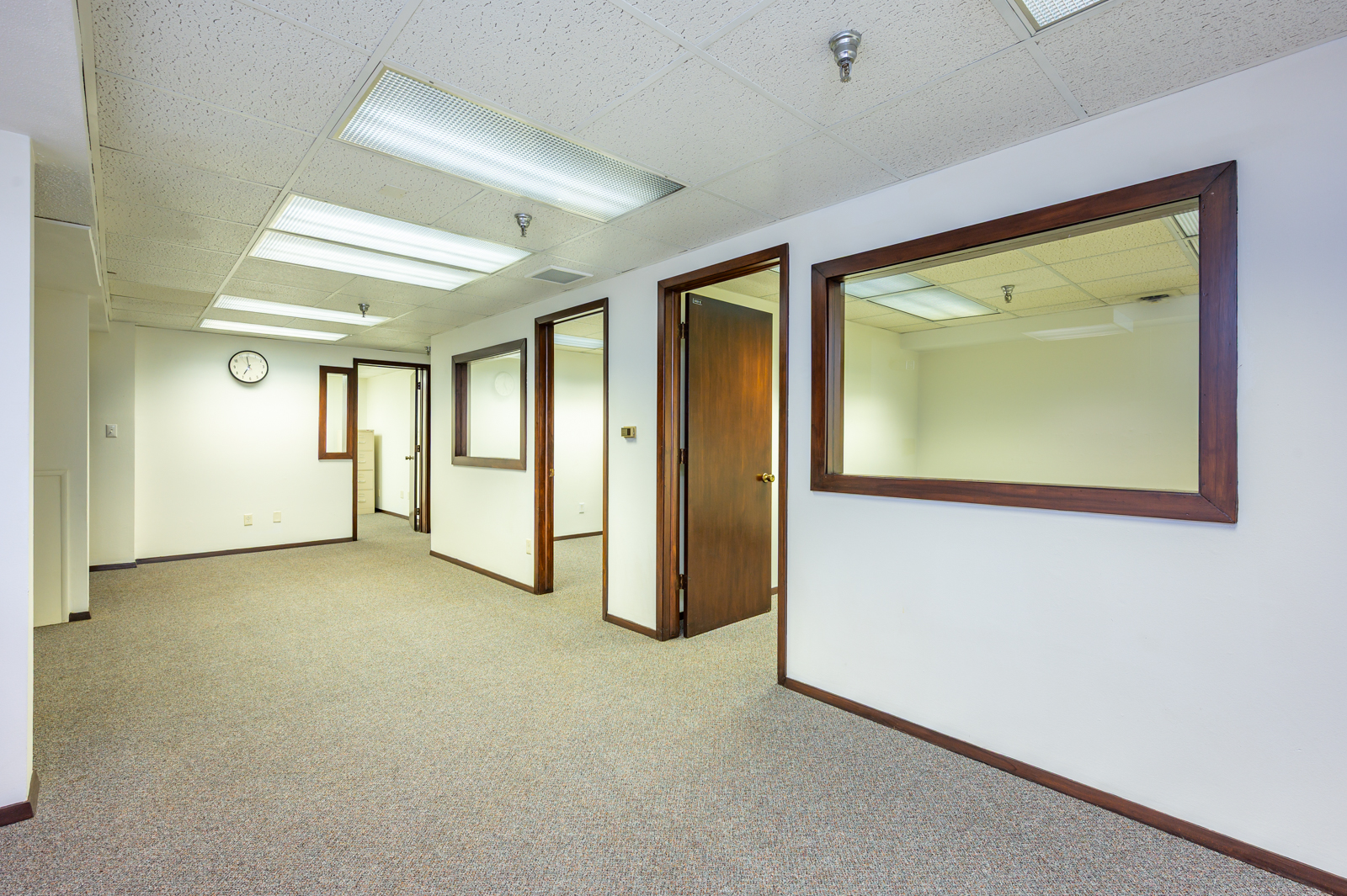 200 North 8th Avenue East, Newton, IA 50208