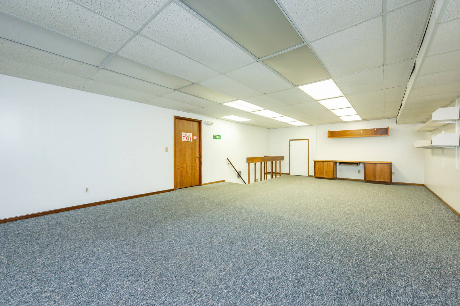 200 North 8th Avenue East, Newton, IA 50208