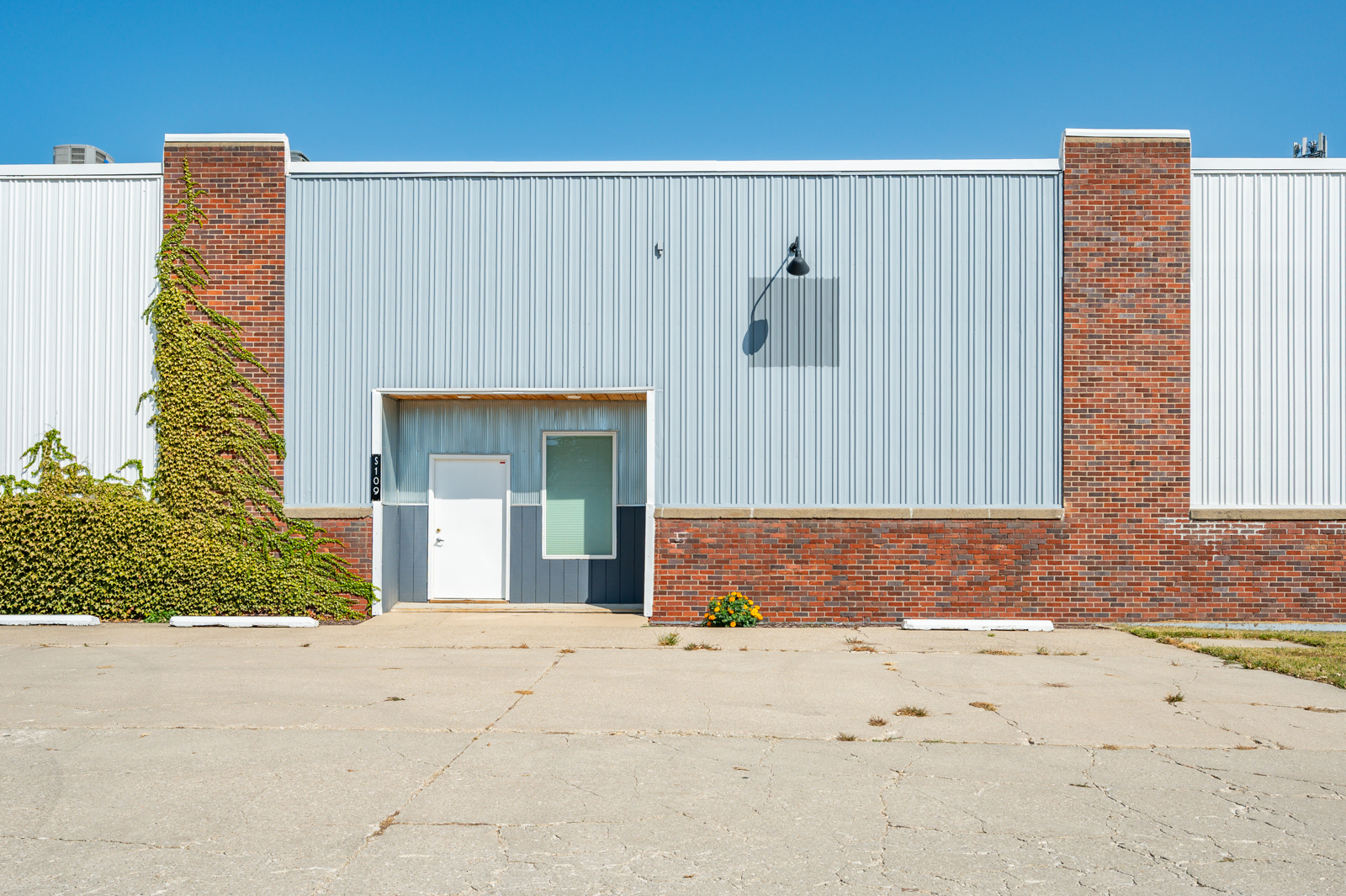 200 North 8th Avenue East, Newton, IA 50208