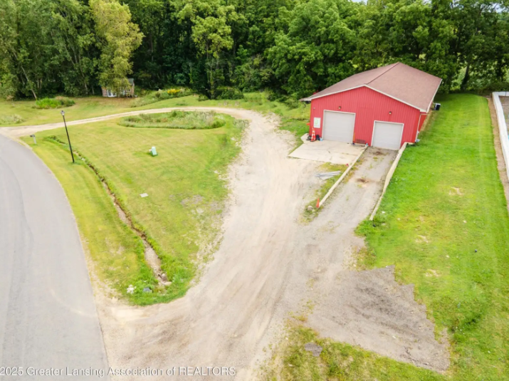 10601 Bennett Drive, Morrice, MI 48857