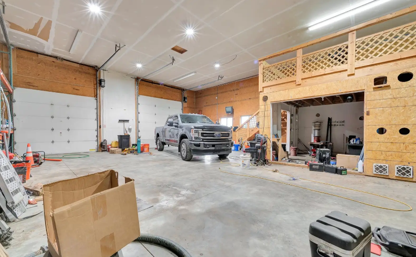 10601 Bennett Drive, Morrice, MI 48857