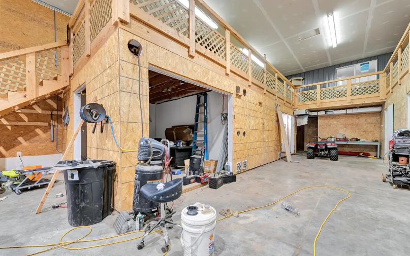 10601 Bennett Drive, Morrice, MI 48857