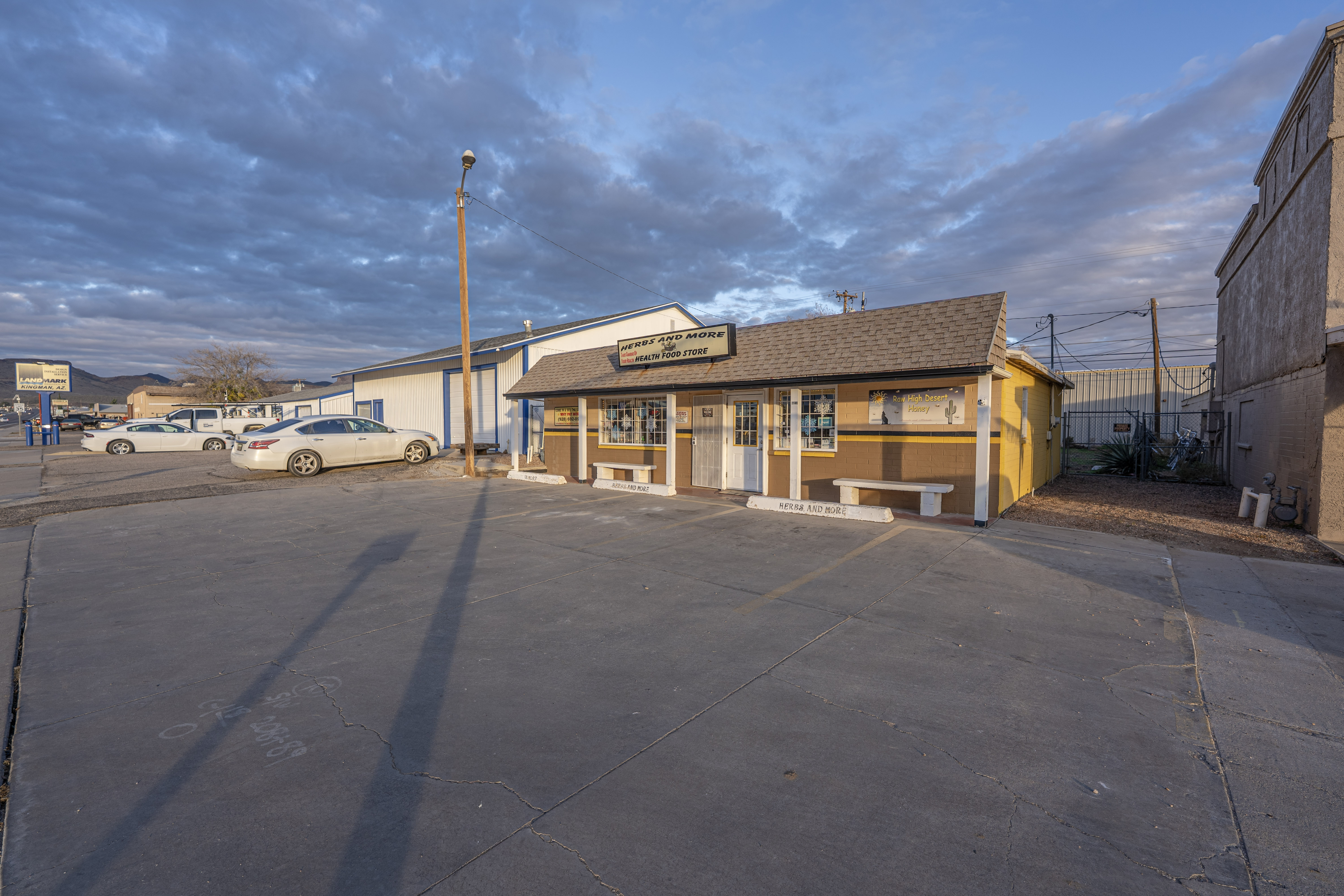 2565 East Northern Avenue, Kingman, AZ 86409