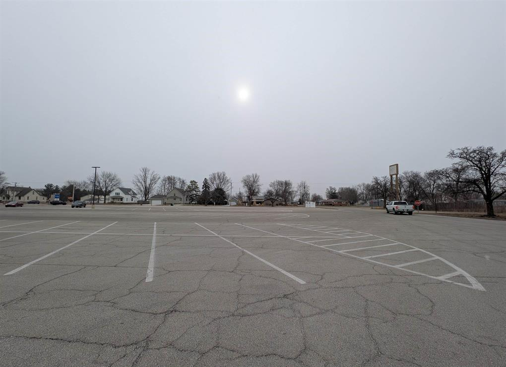 1741 East Chestnut Street, Canton, IL 61520