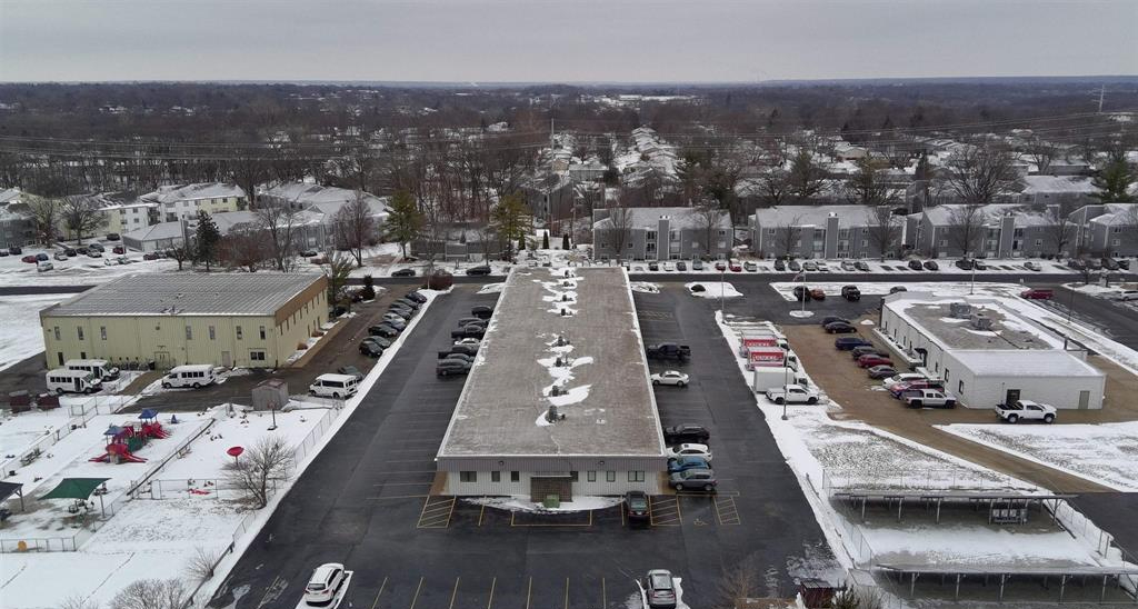 1605 West Candletree Drive, Peoria, IL 61614