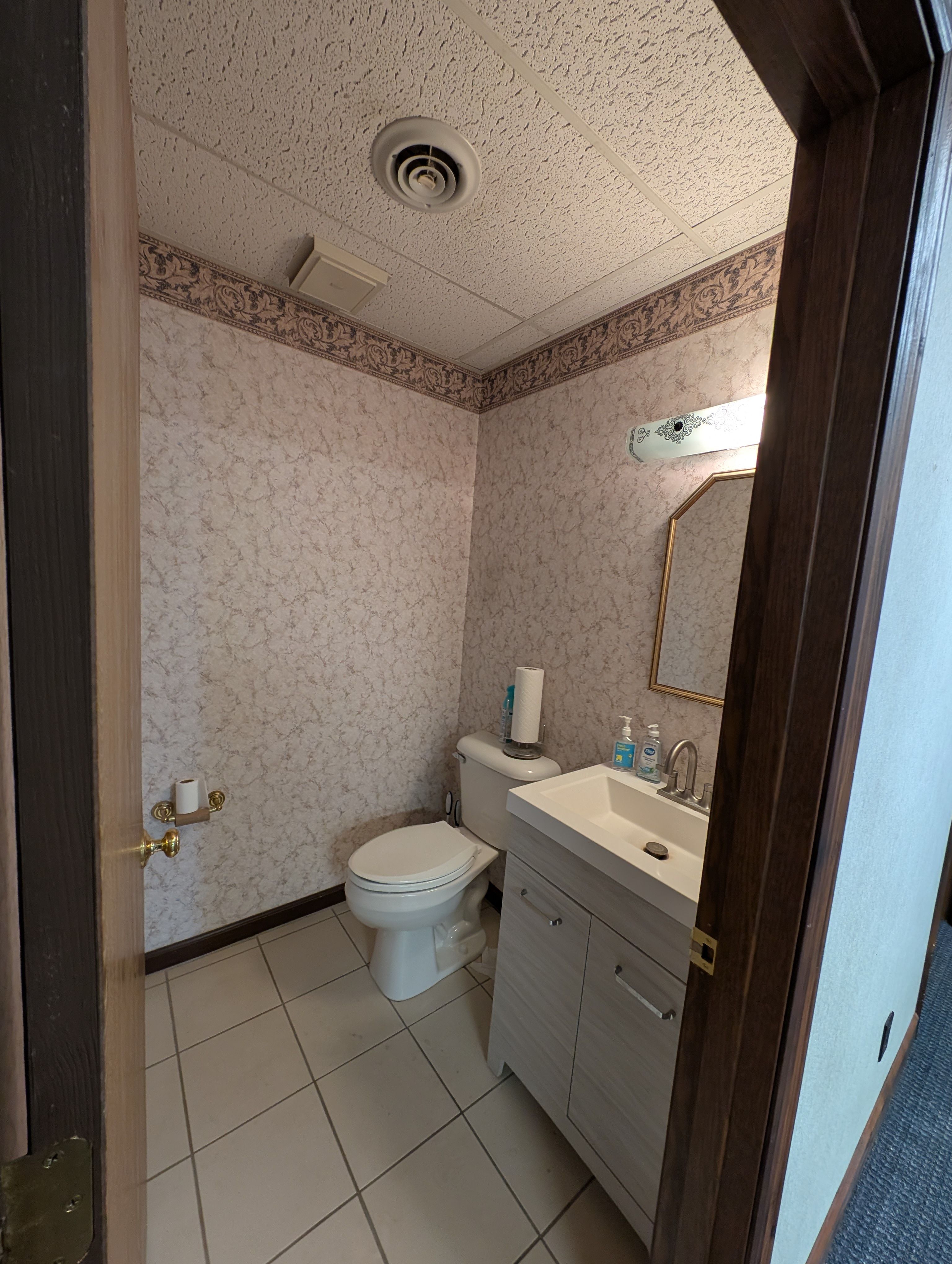 1605 West Candletree Drive, Peoria, IL 61614