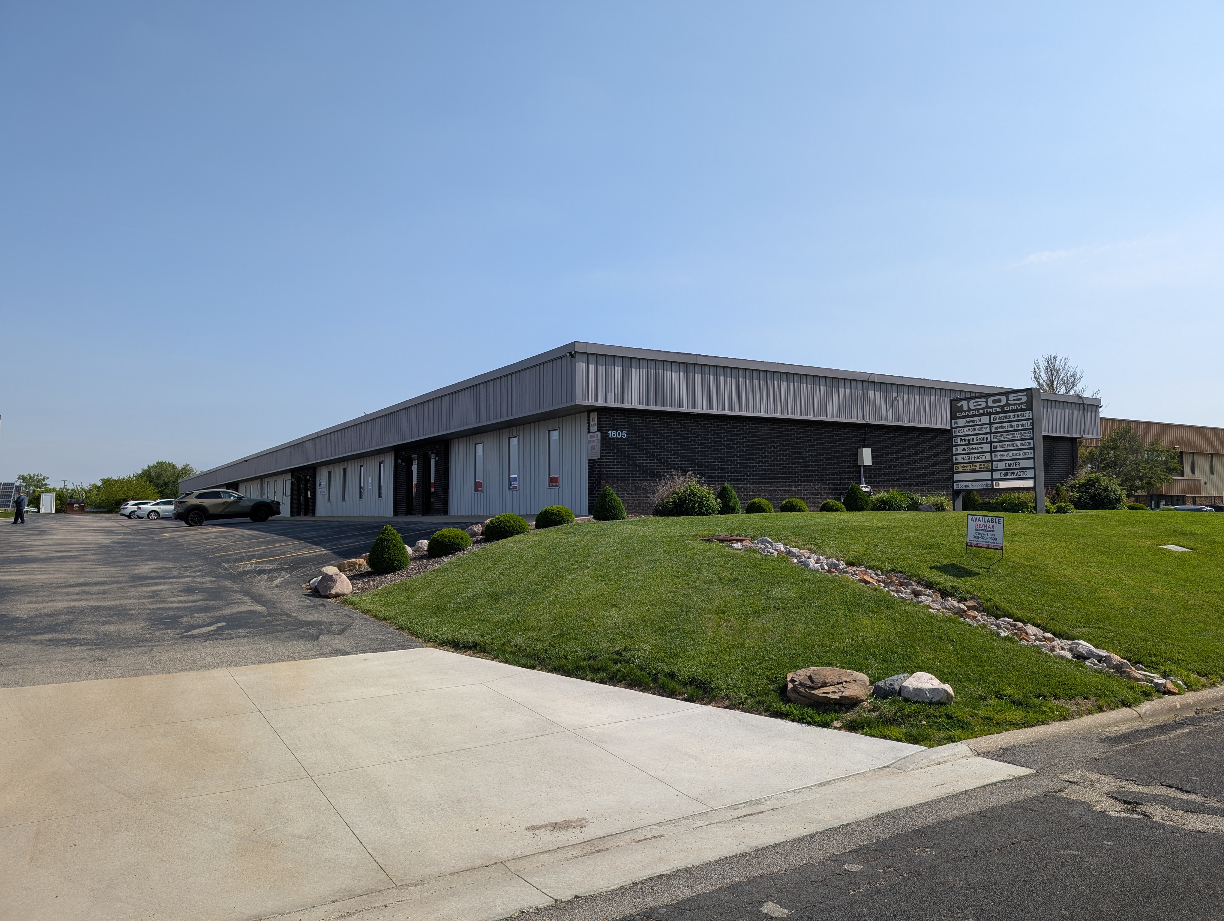1605 West Candletree Drive, Peoria, IL 61614