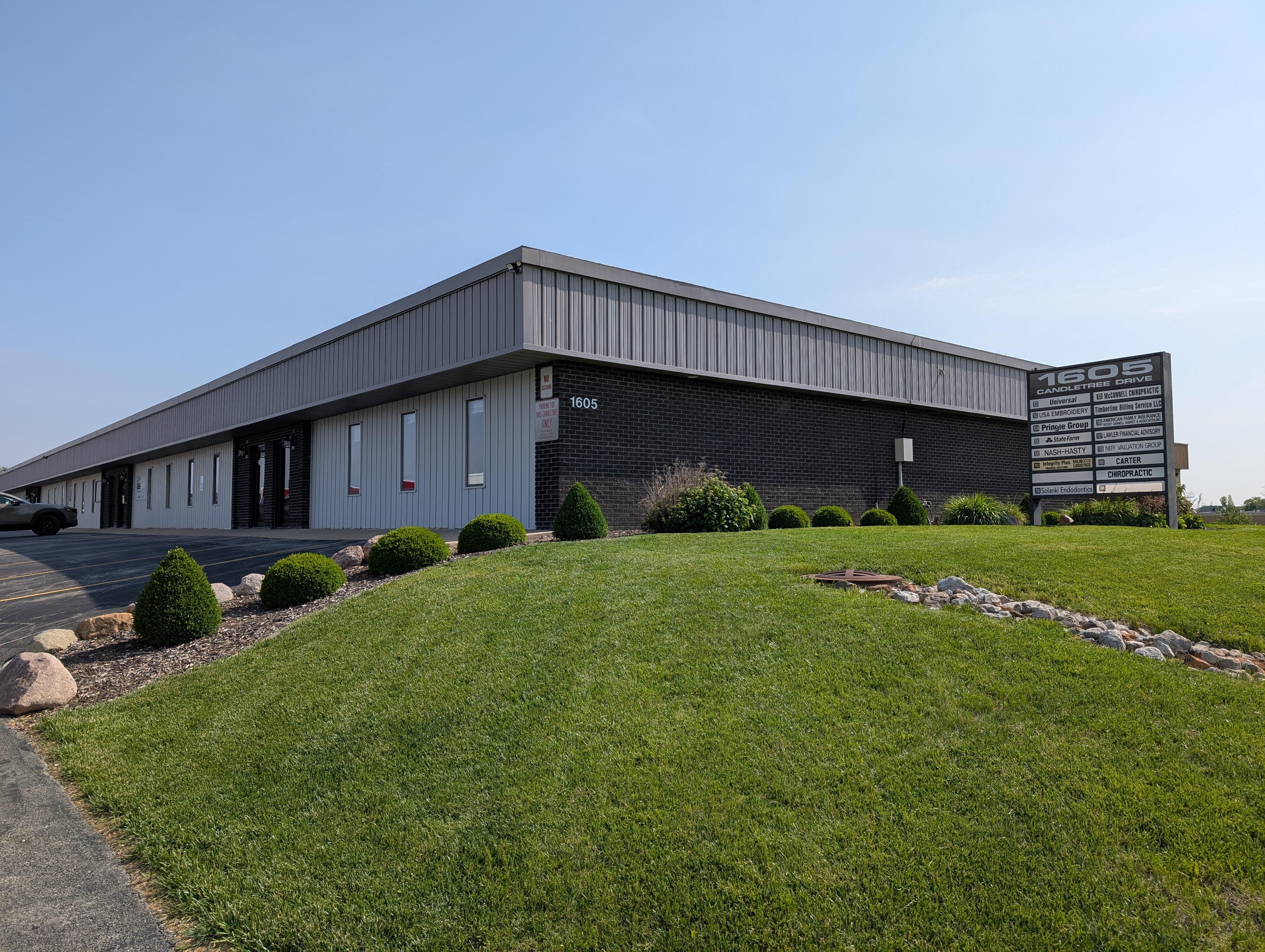 1605 West Candletree Drive, Peoria, IL 61614