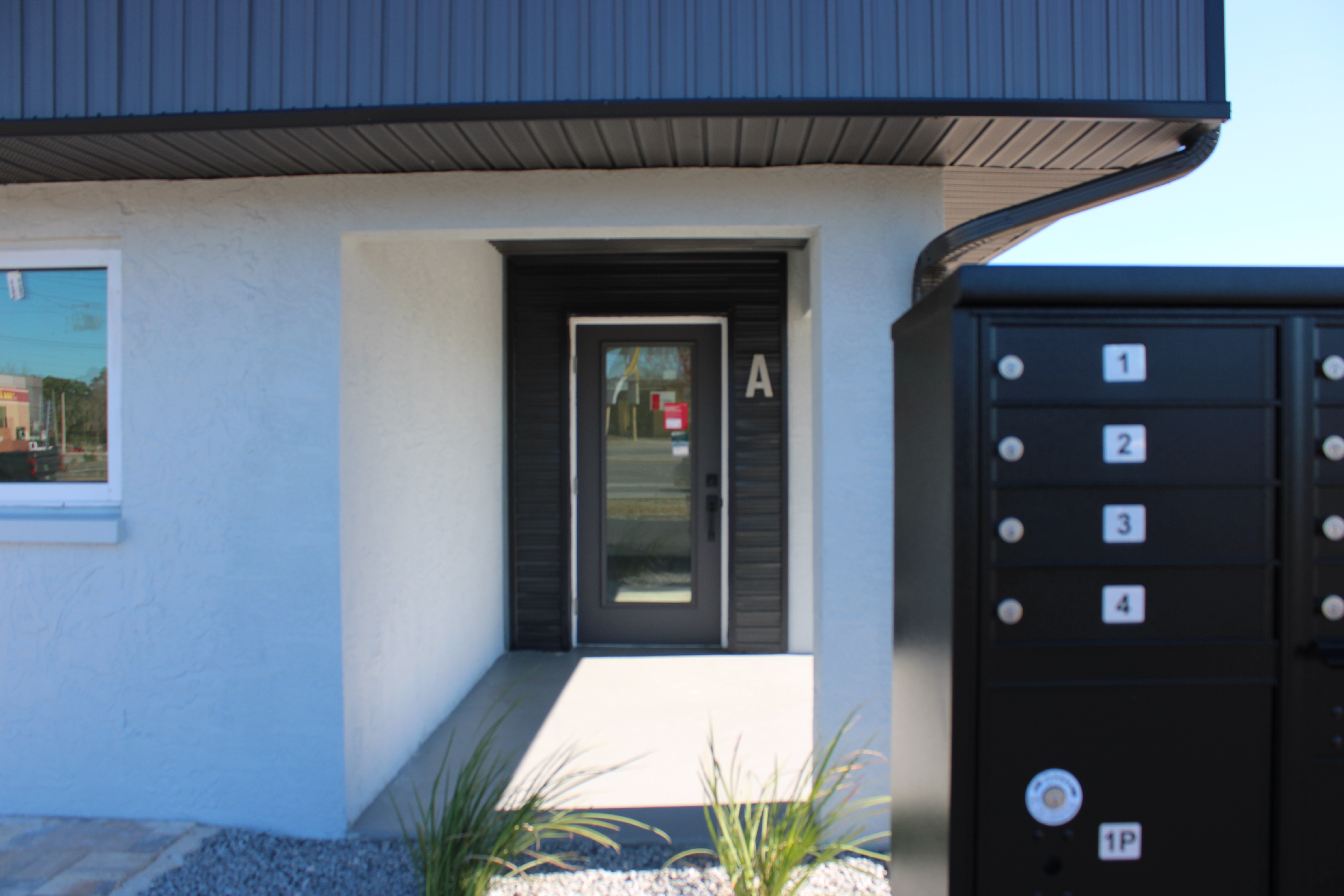 1518 U.S. 19, Holiday, FL 34691