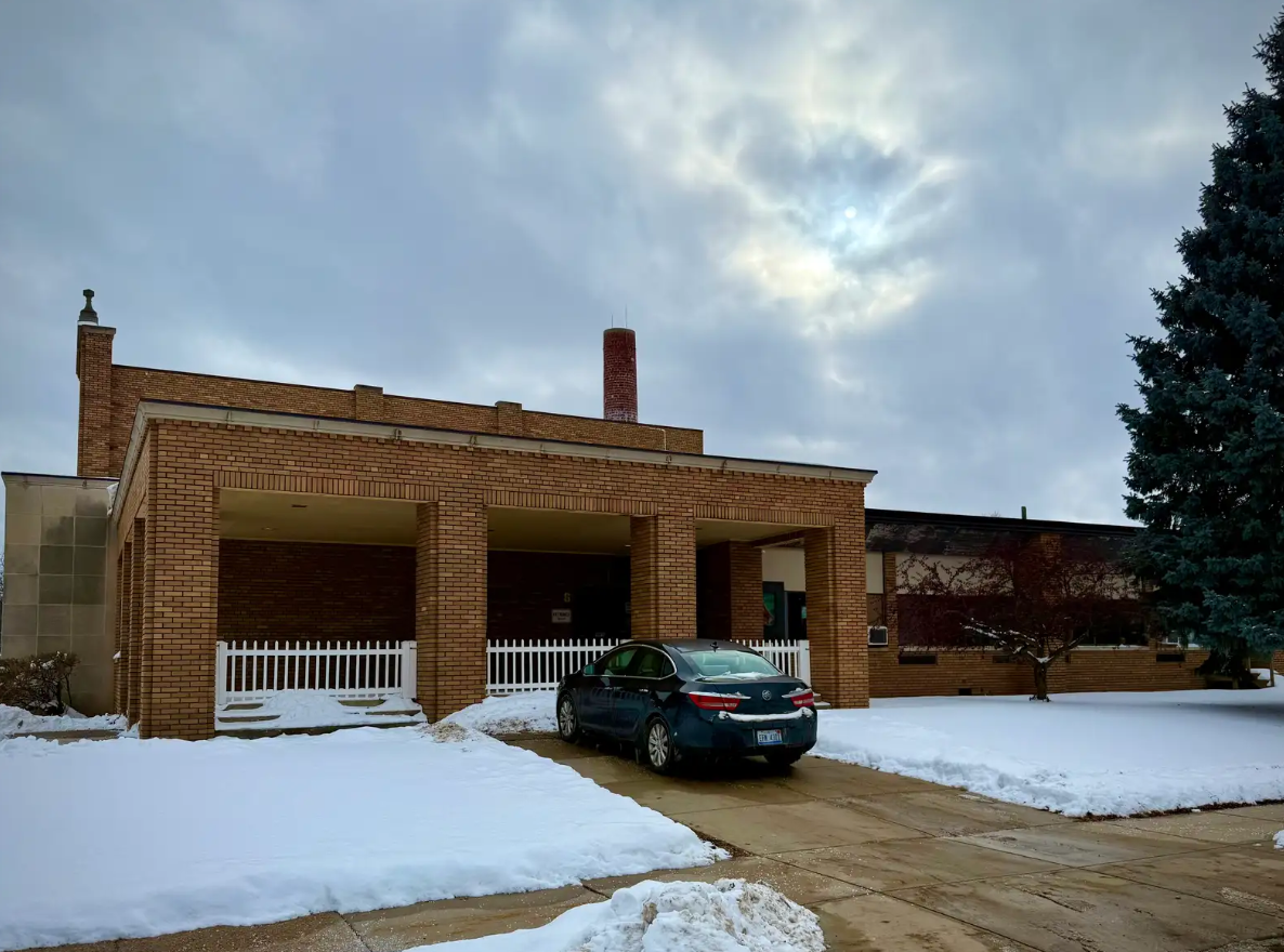 609 North Verlinden Avenue, Lansing, MI 48915