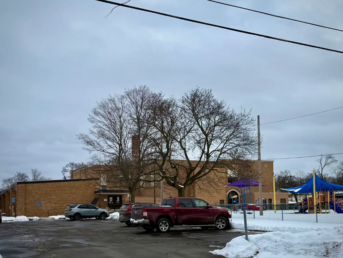 609 North Verlinden Avenue, Lansing, MI 48915