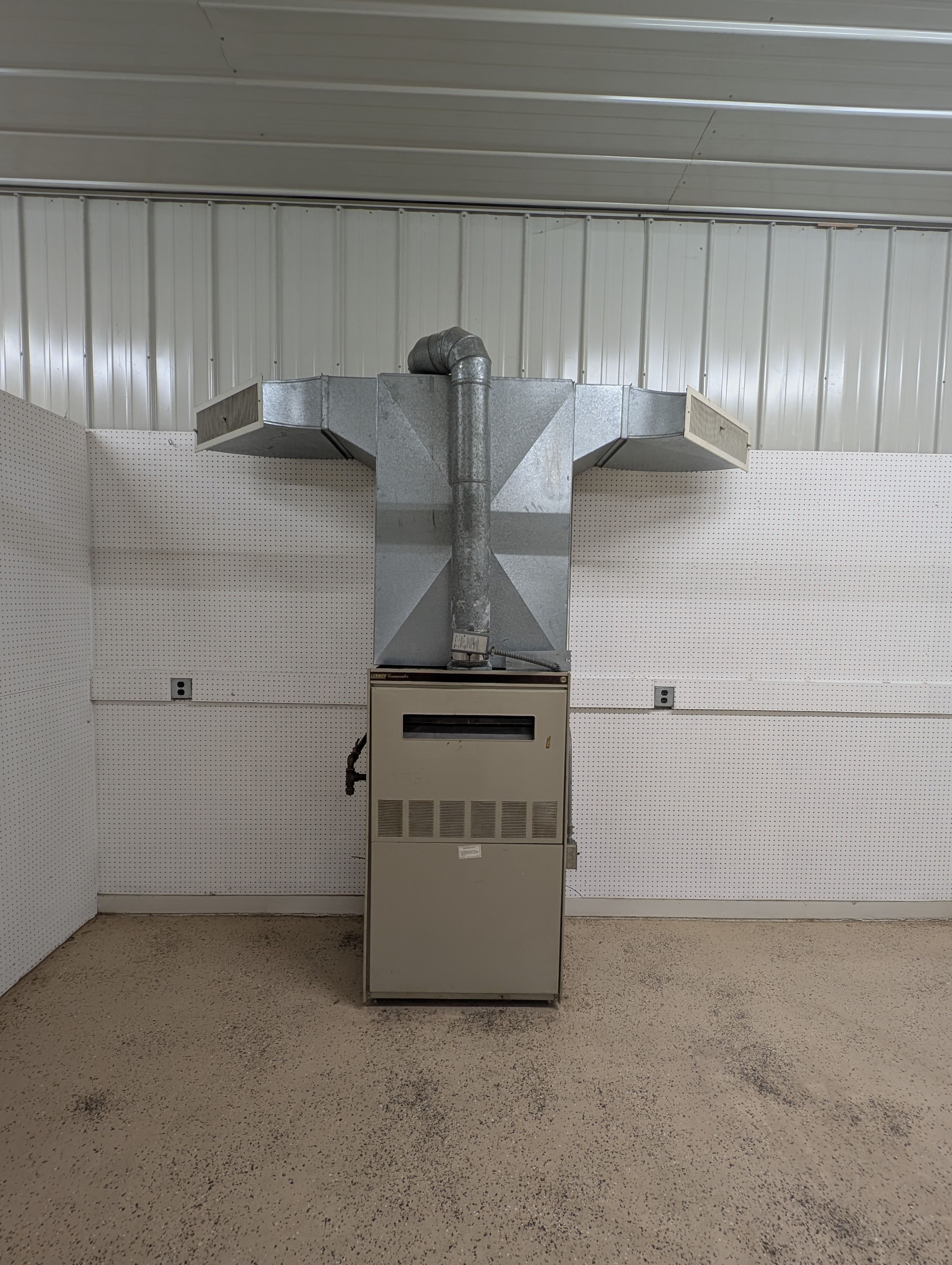 9815 U.S. 150, Edwards, IL 61528