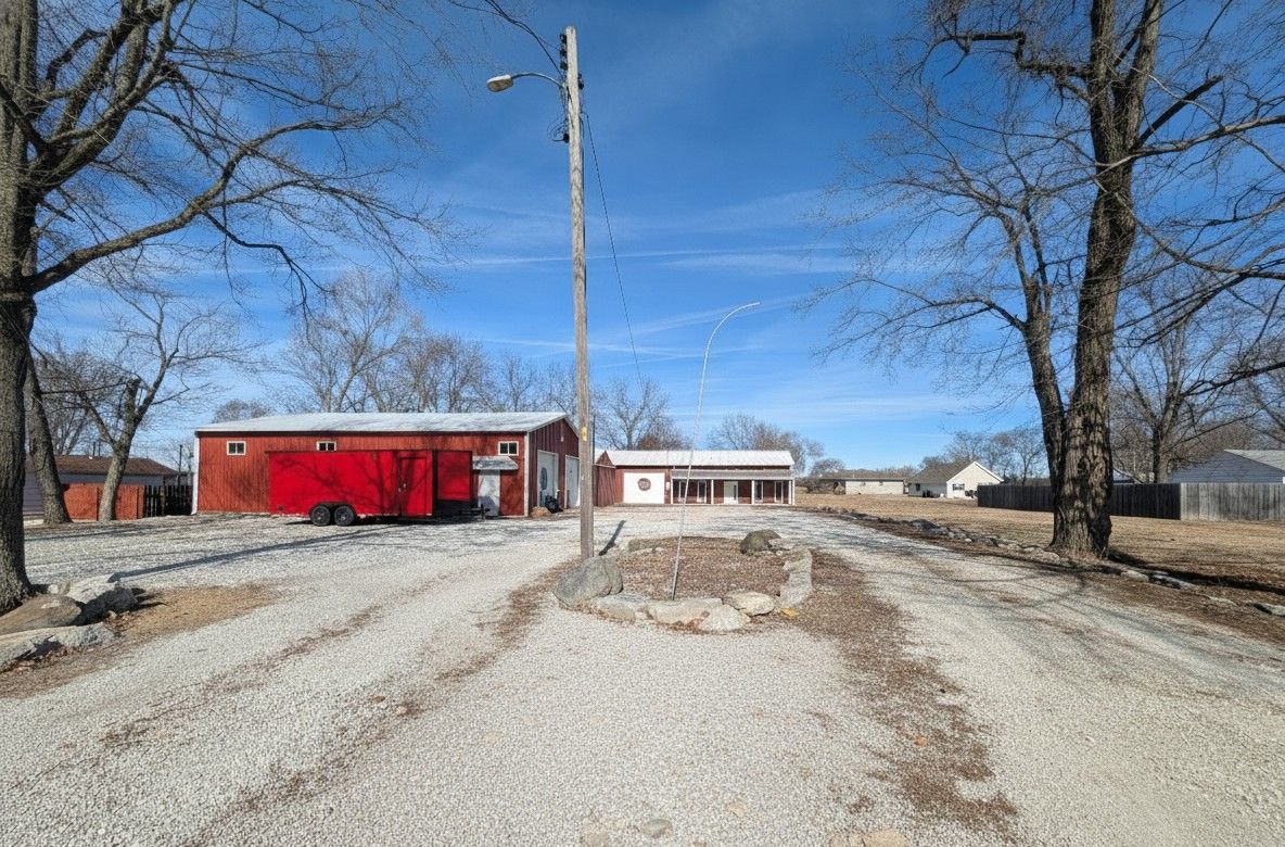 9815 U.S. 150, Edwards, IL 61528