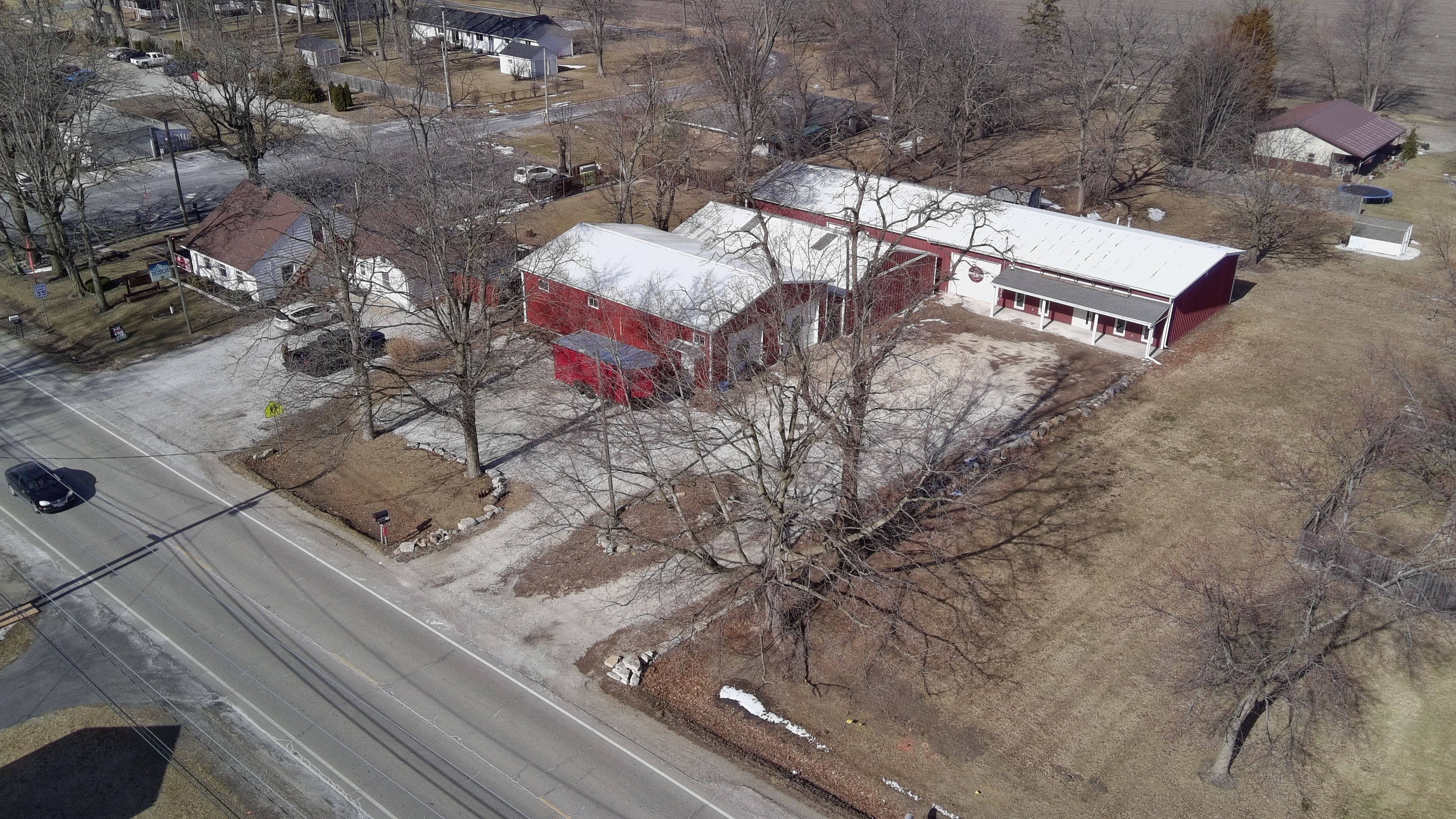 9815 U.S. 150, Edwards, IL 61528