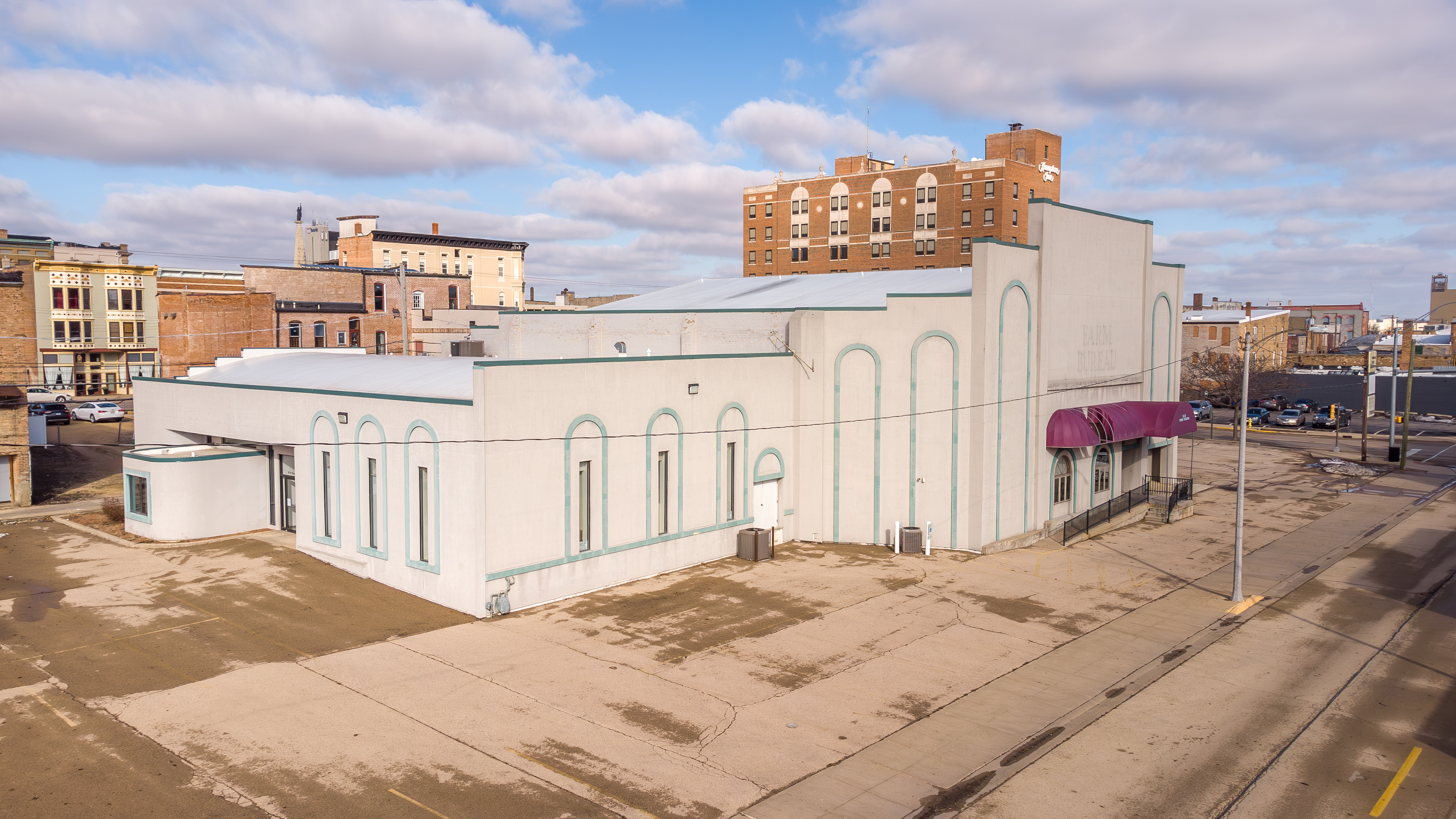 210 West Spring Street, Freeport, IL 61032