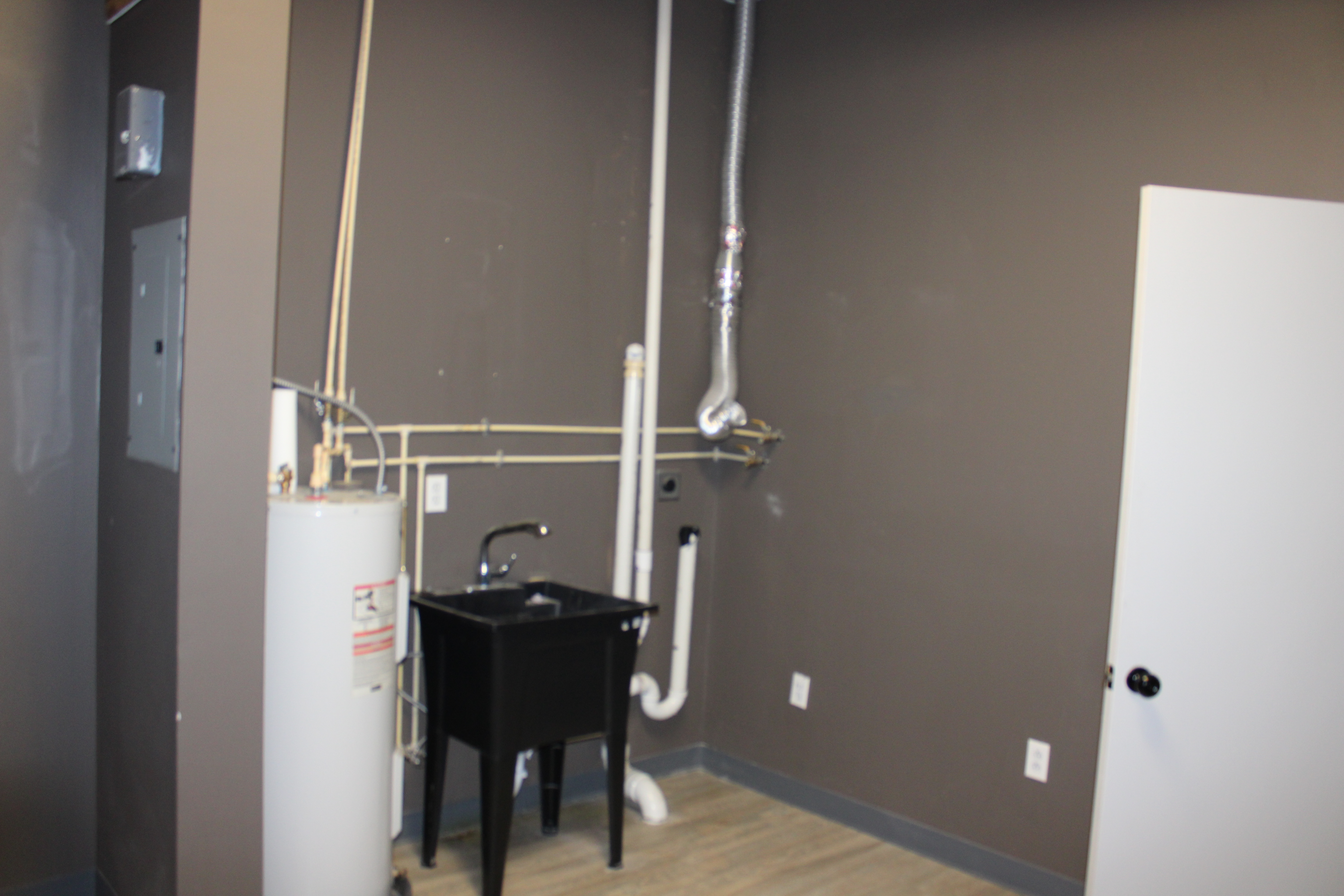 2288 Commercial Way, Brooksville, FL 34606