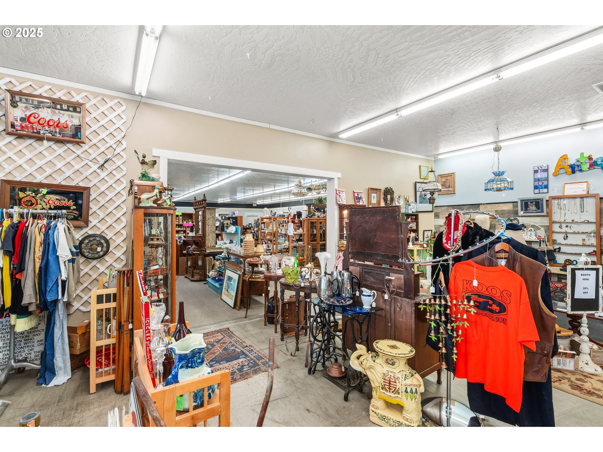 16218 West Hoffeldt Lane, Brookings, OR 97415