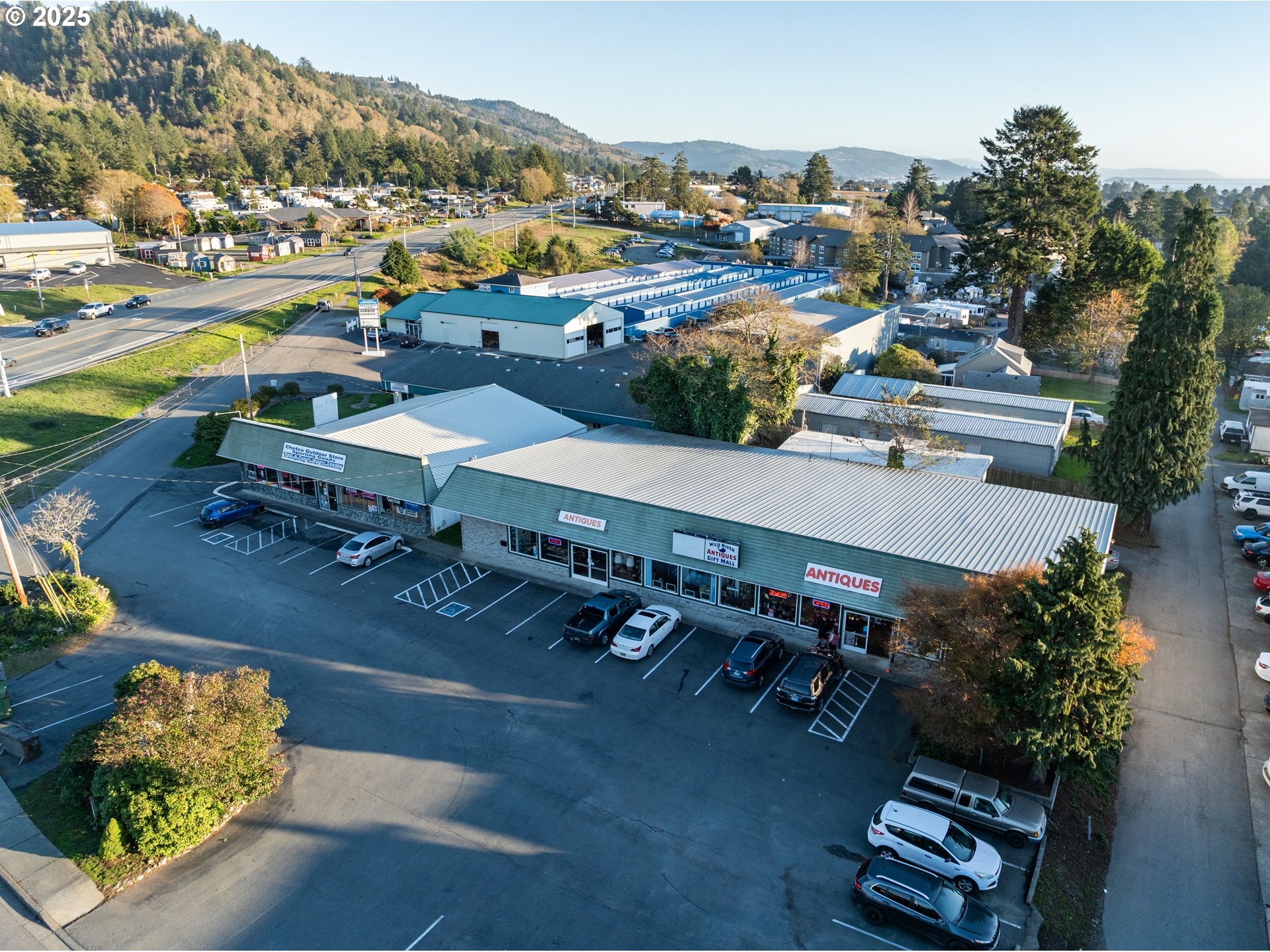 16218 West Hoffeldt Lane, Brookings, OR 97415