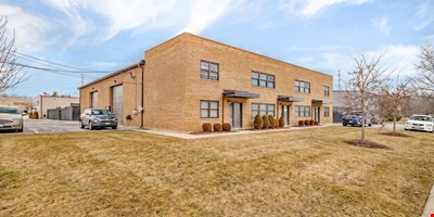 3S340 Rockwell St, Unit 201 - 2nd Floor North, Warrenville, IL 60555