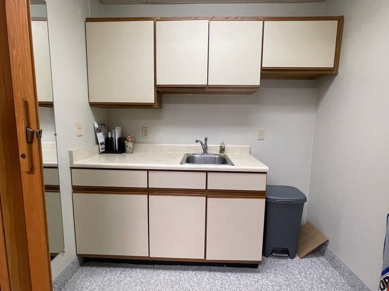 5113 N Executive Dr Suite 103 — Lease in Peoria, IL, photo 6 of 8