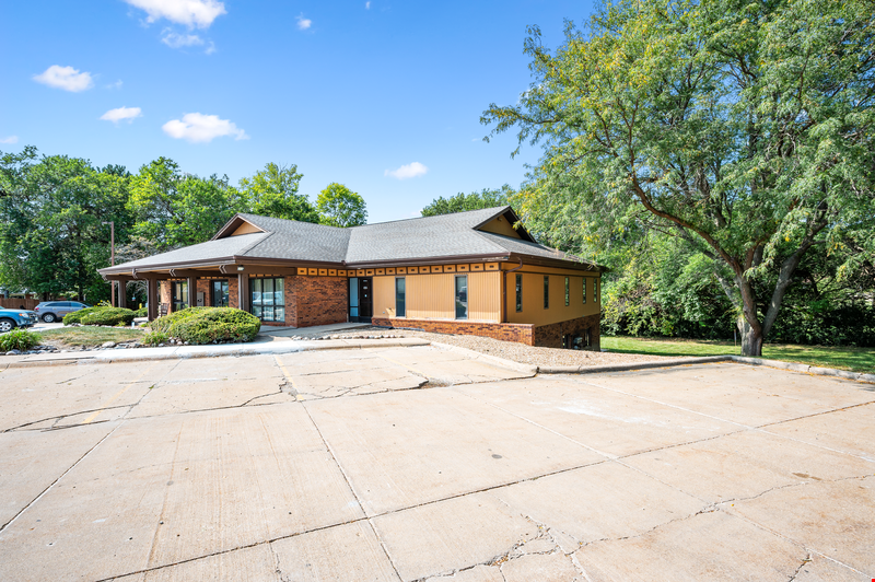 5113 N Executive Dr Suite 103 — Lease in Peoria, IL, photo 3 of 8