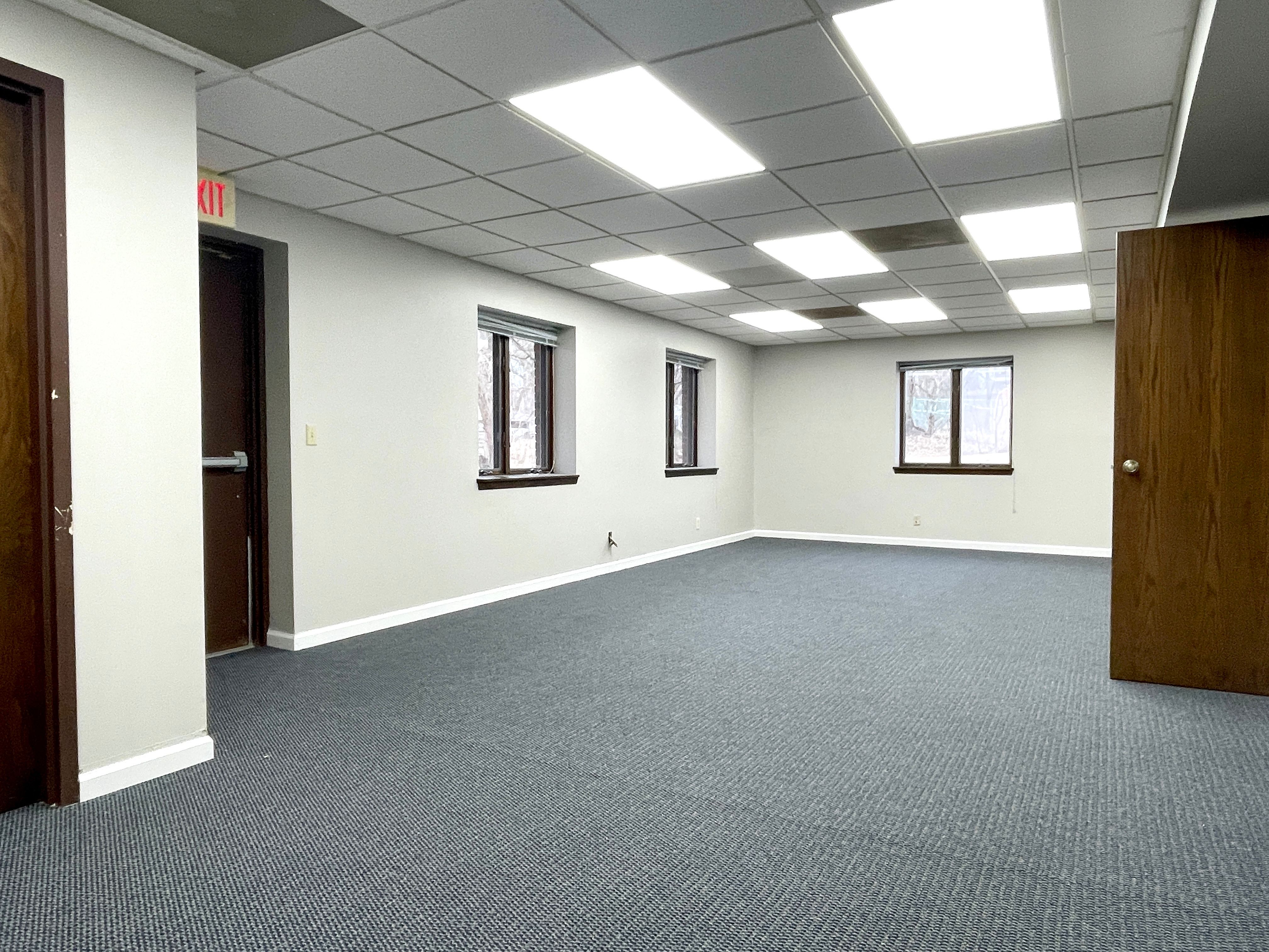 5113 North Executive Drive, Peoria, IL 61614