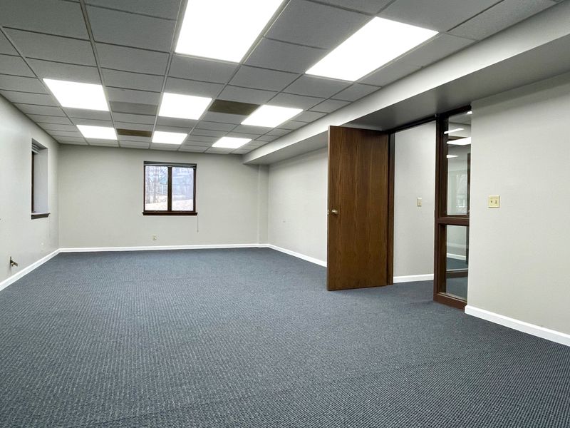 5113 North Executive Drive, Peoria, IL 61614