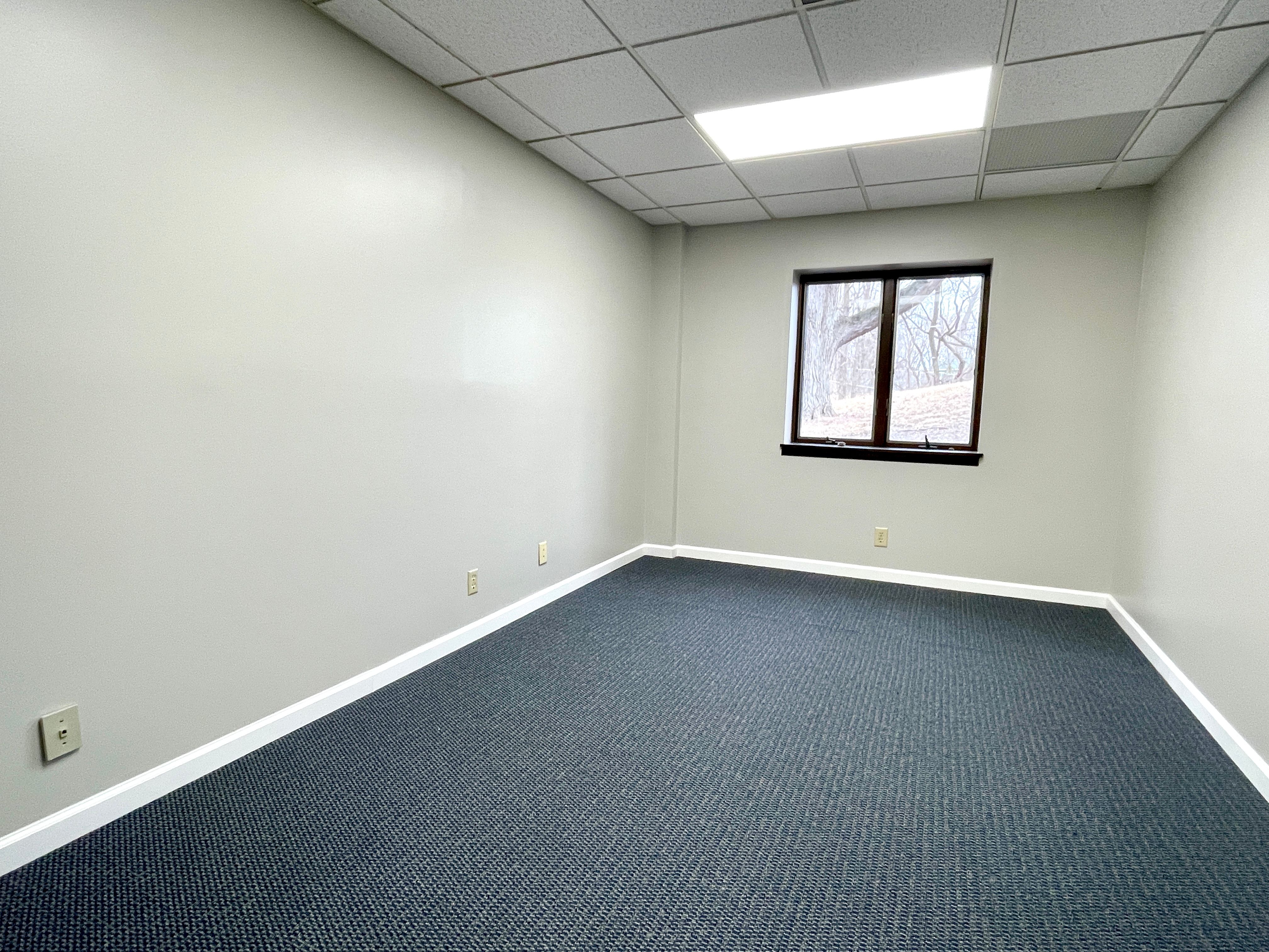 5113 North Executive Drive, Peoria, IL 61614