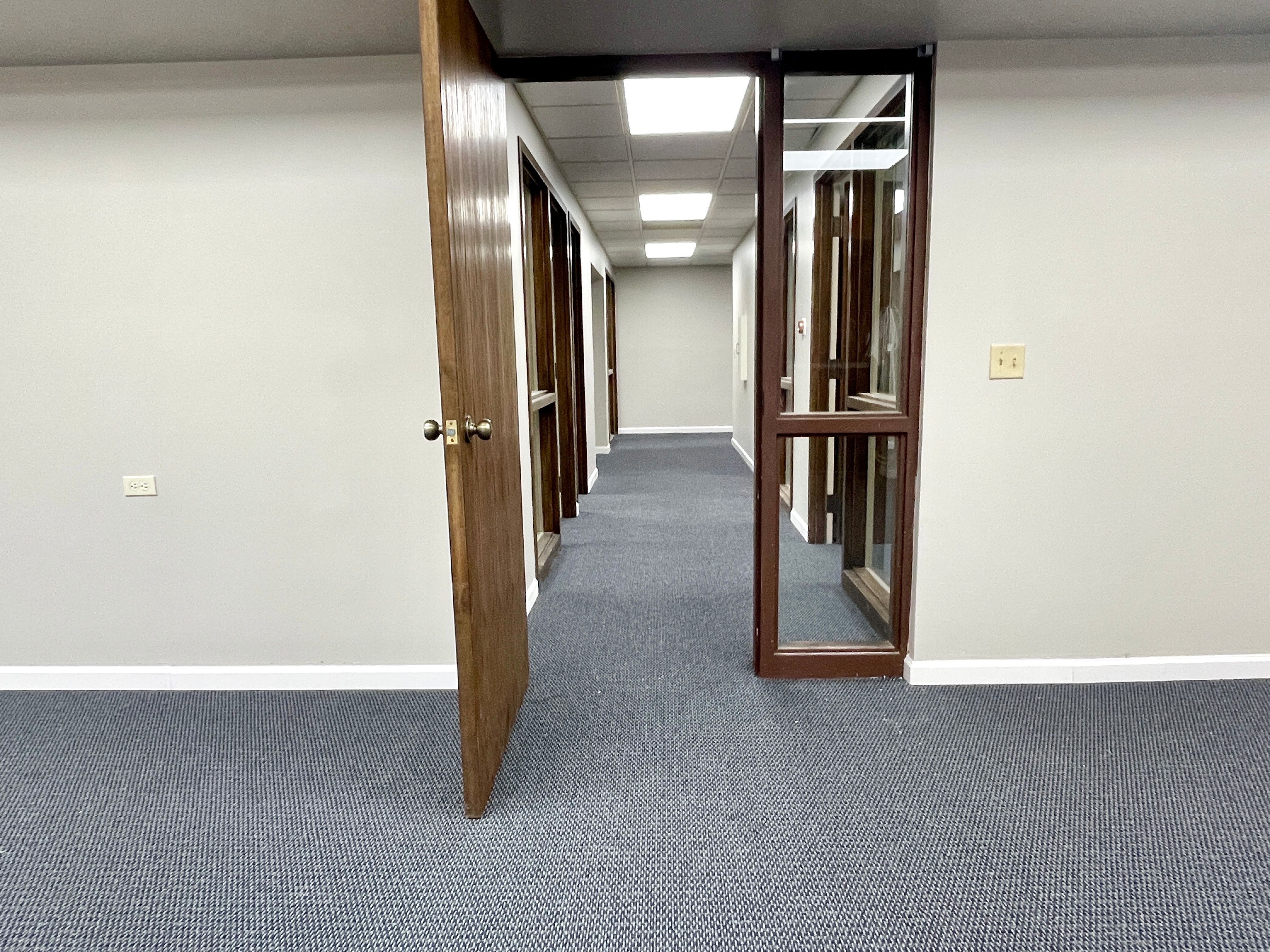 5113 North Executive Drive, Peoria, IL 61614