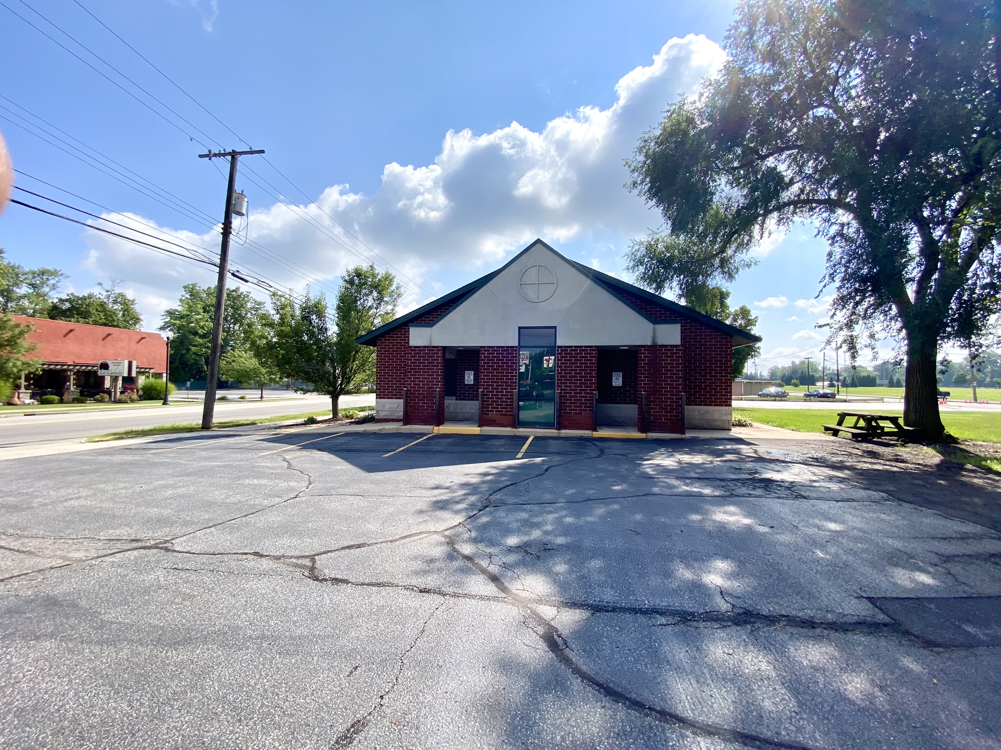 808 East Lincolnway, Valparaiso, IN 46383