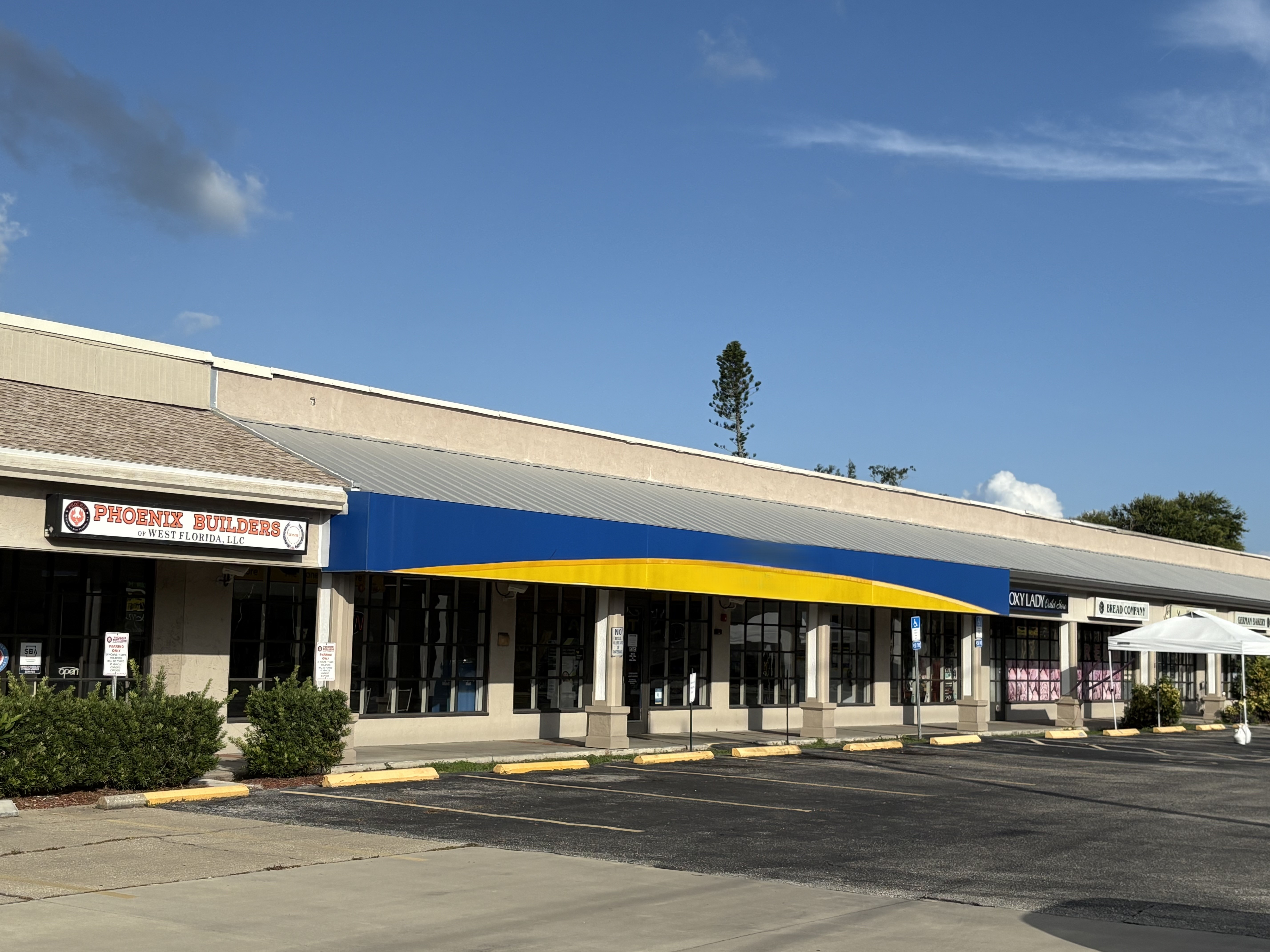 5900 Tamiami Trail