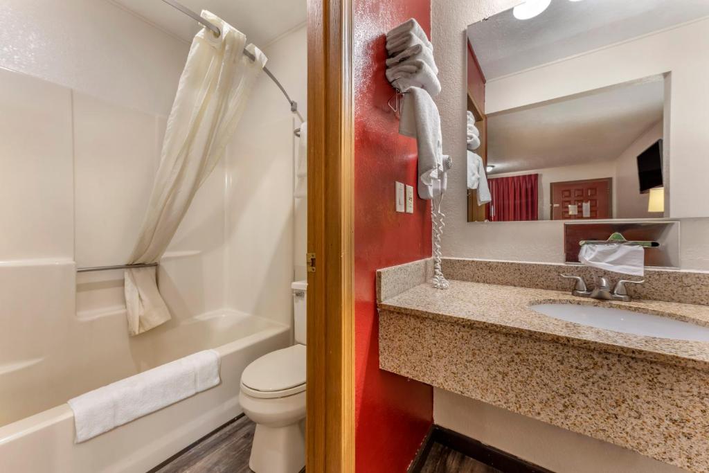 2137 Lincoln Way East, Wooster, OH 44691