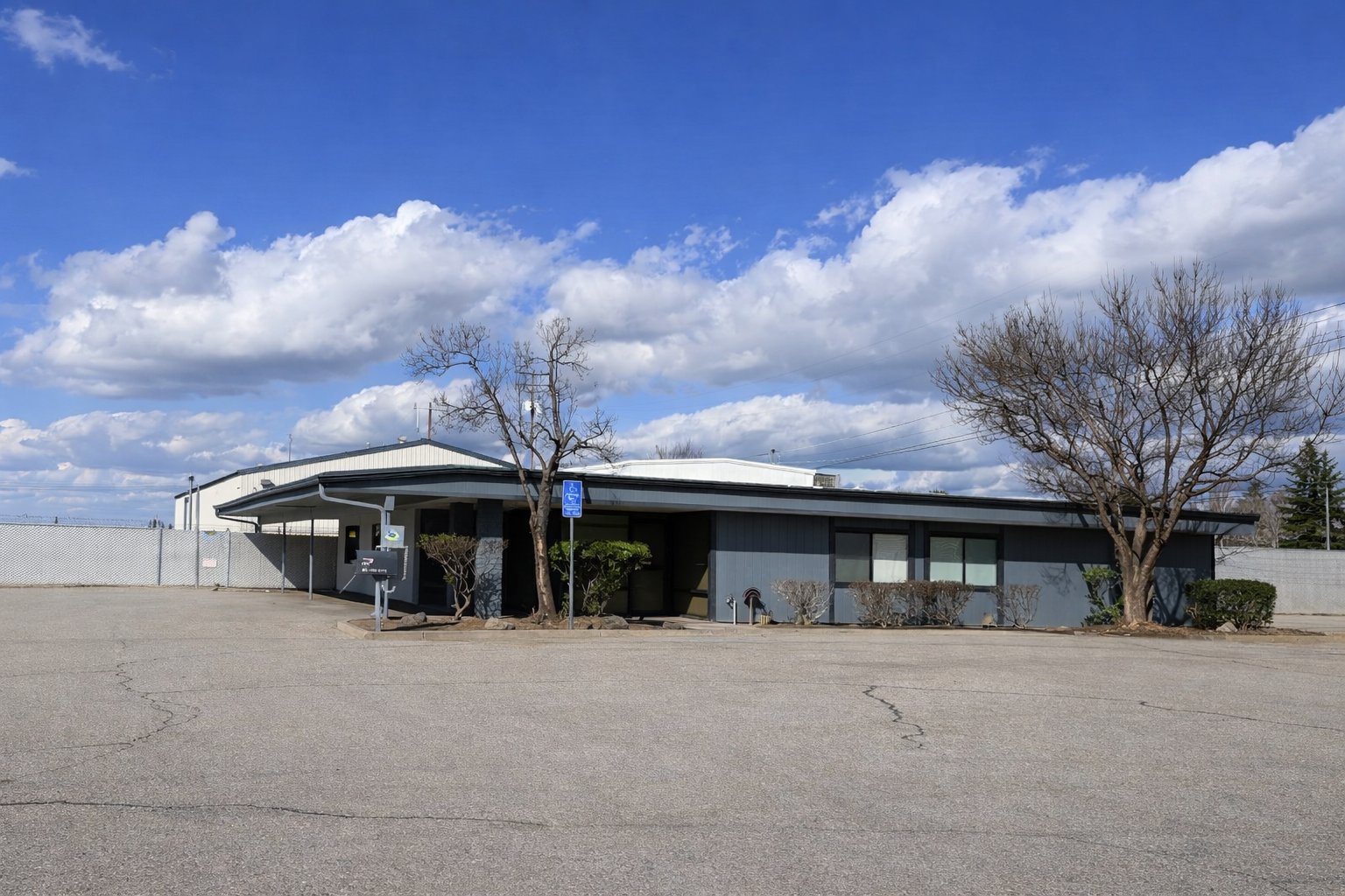 7700 Downing Avenue, Bakersfield, CA 93308