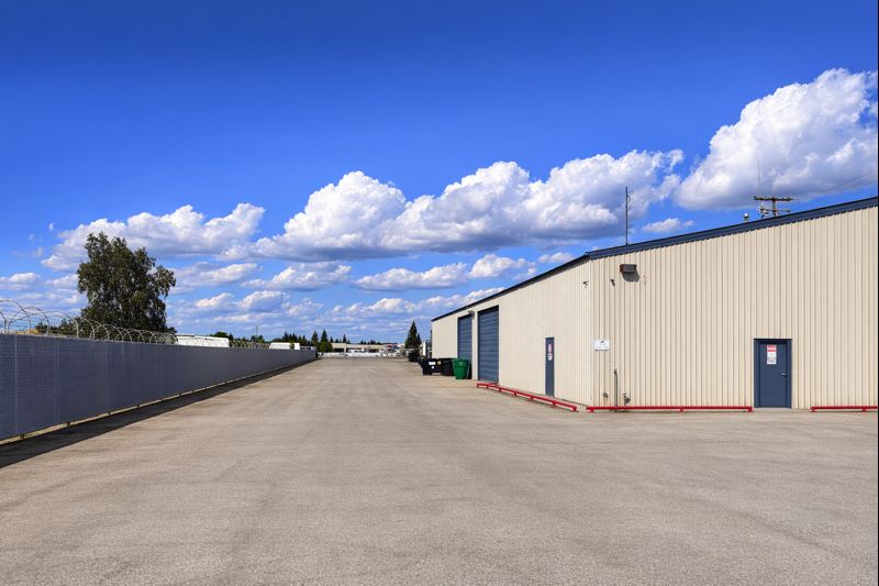 7700 Downing Avenue, Bakersfield, CA 93308