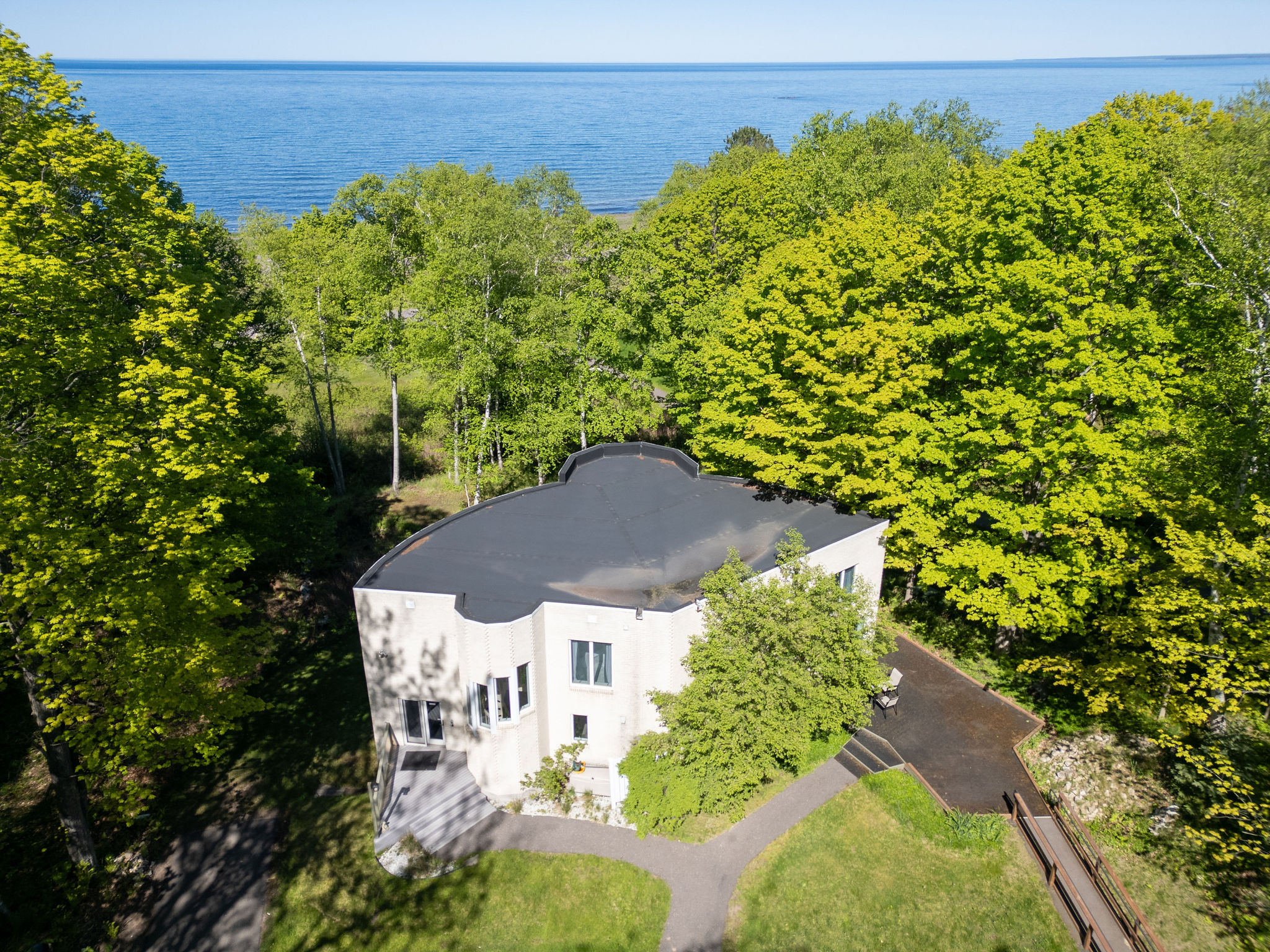 2070 S US Highway 41, Marquette, MI 49855