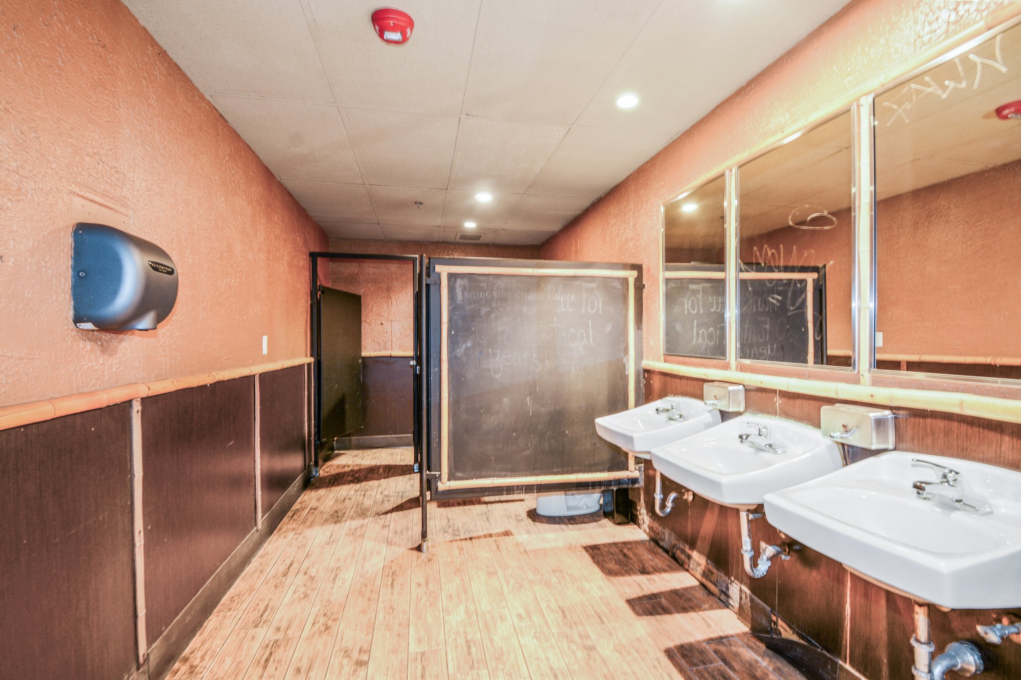 1900 Marshall Street Northeast, Minneapolis, MN 55418