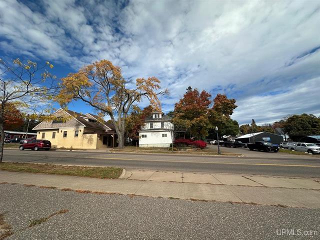 756 West Washington Street, Marquette, MI 49855