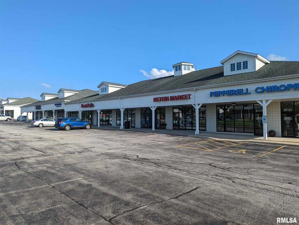 3514 West Willow Knolls Drive, Peoria, IL 61614