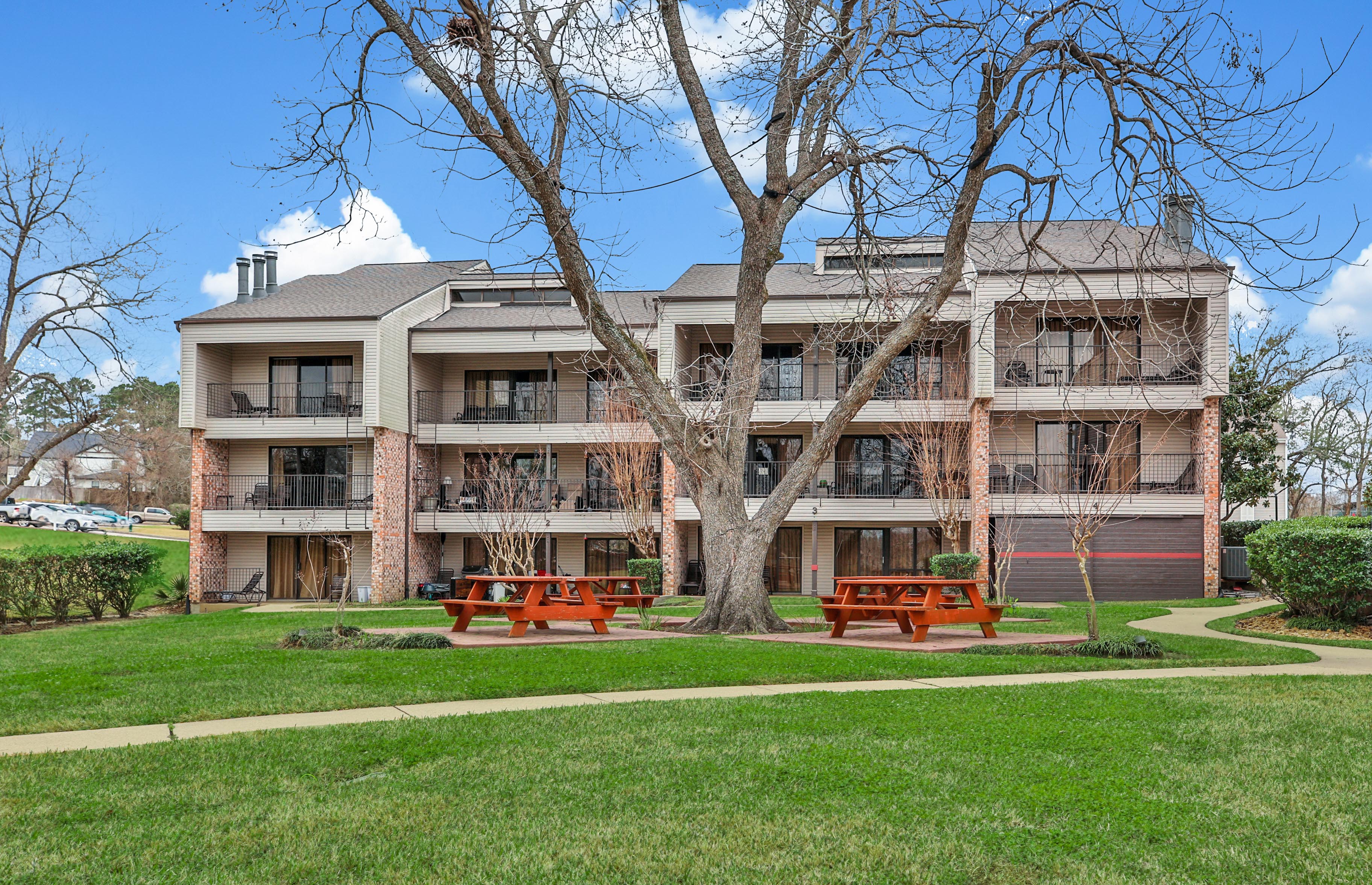 1000 April Sound Boulevard, Montgomery, TX 77356