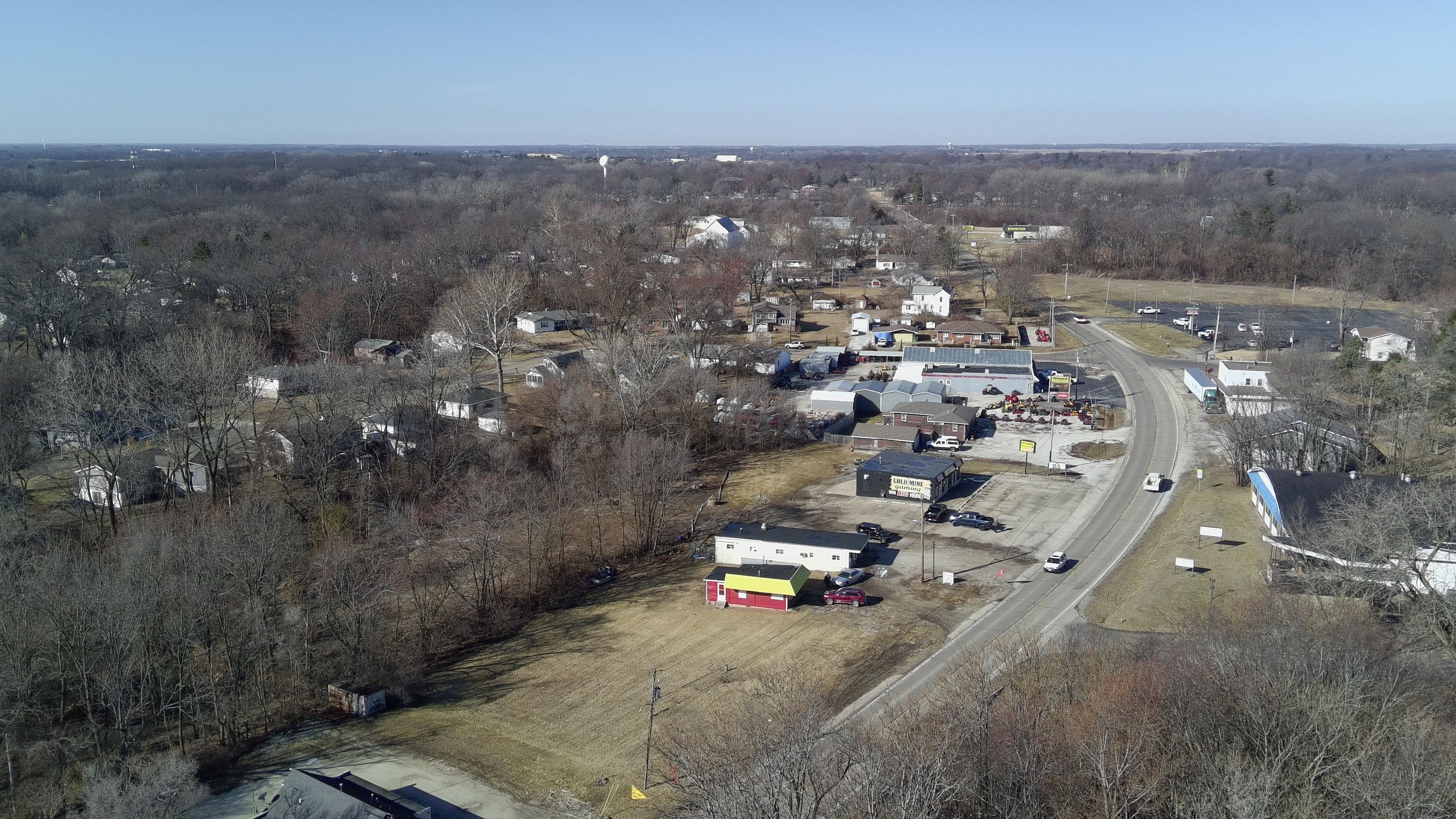 4802 West Farmington Road, Peoria, IL 61604