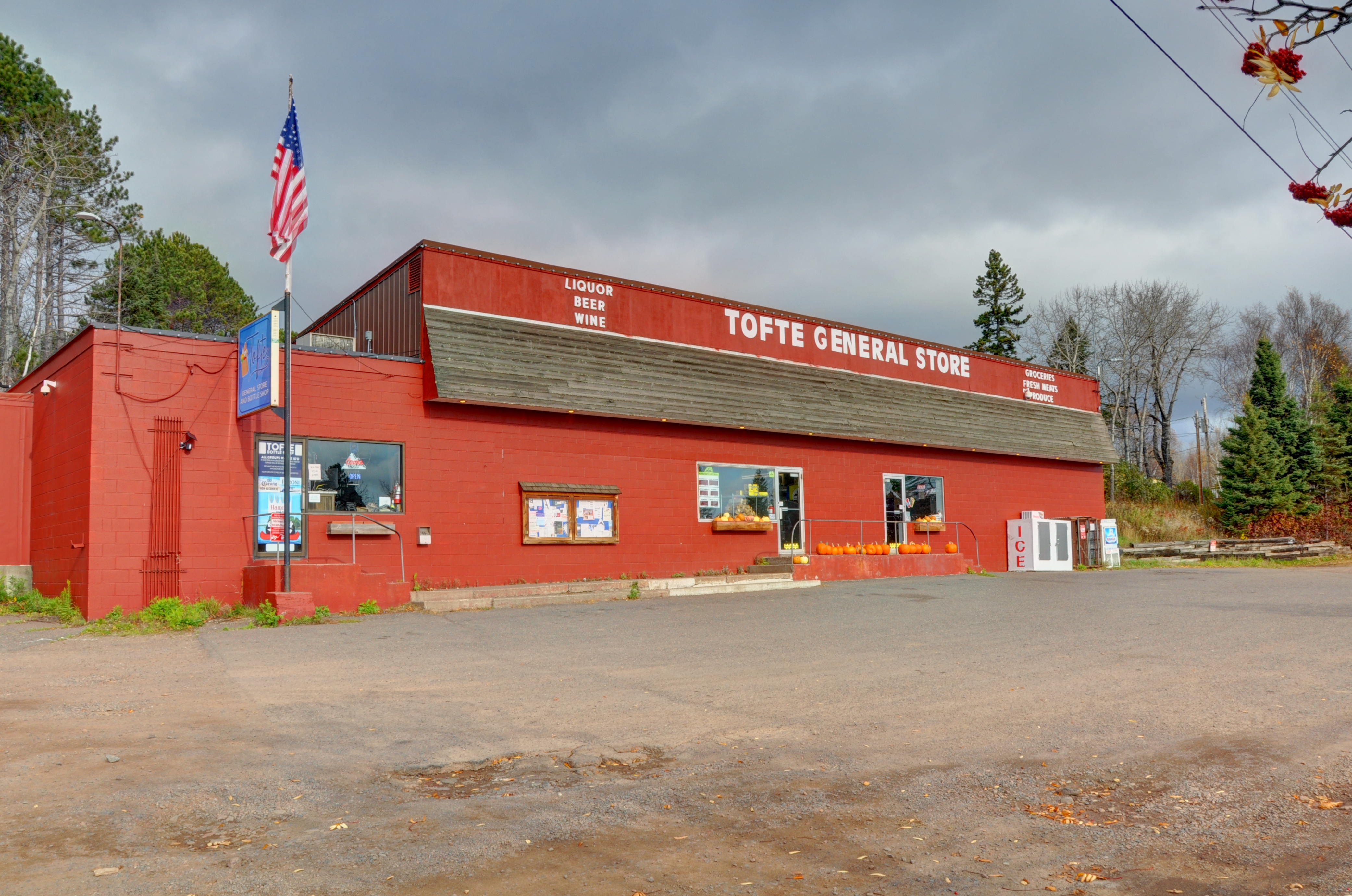 7125 Minnesota 61, Tofte, MN 55615