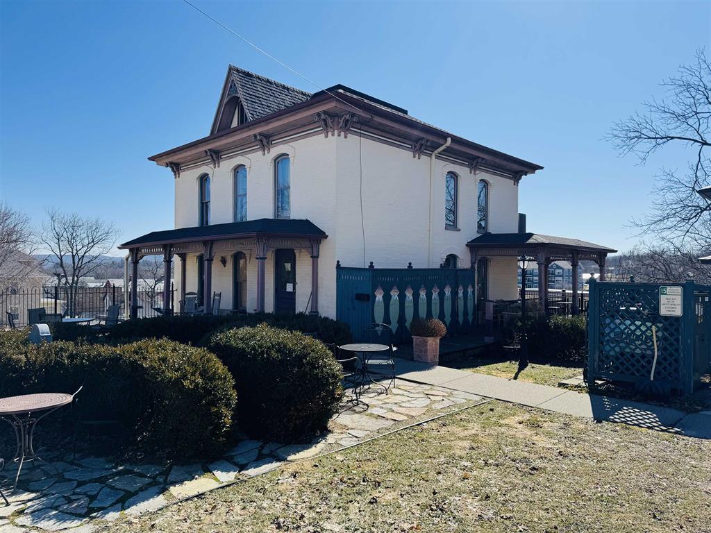 138 1st Street, Baraboo, WI 53913